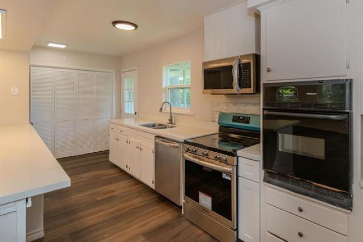 3825 Buckingham Row Property Photo 9