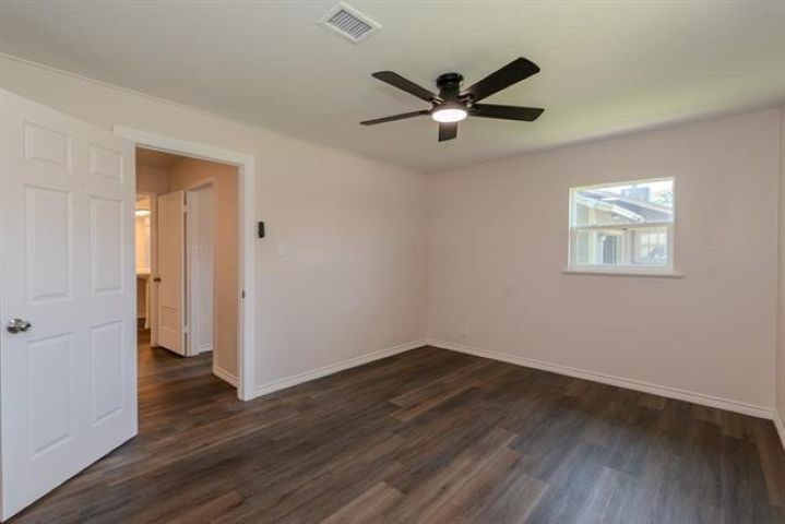 3825 Buckingham Row Property Photo 12
