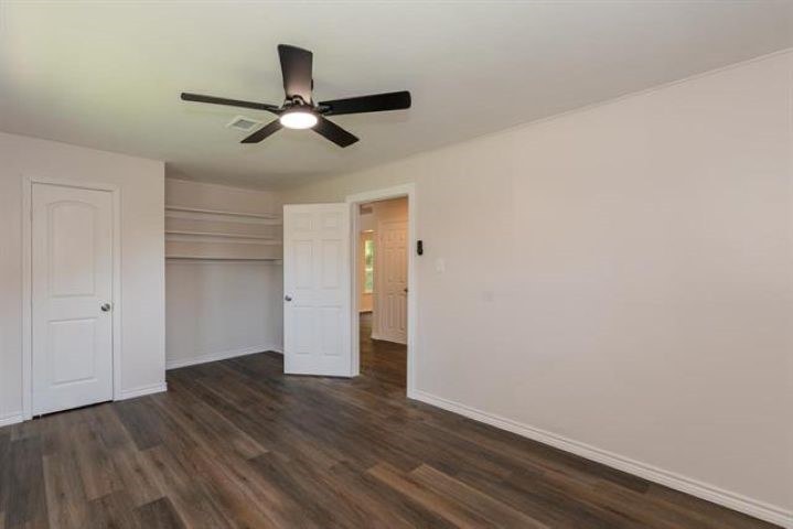 3825 Buckingham Row Property Photo 13
