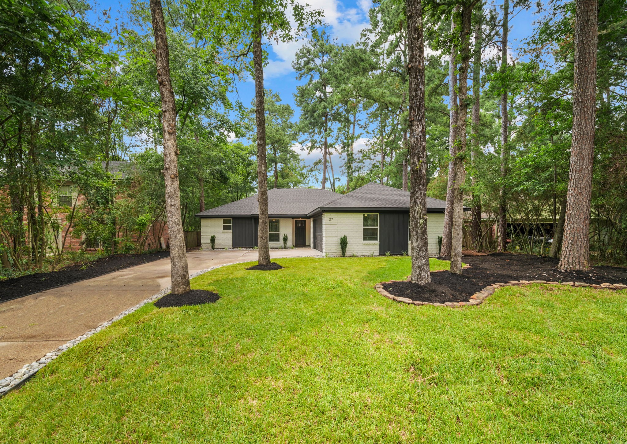 27 Lazy Morning Place Property Photo 3