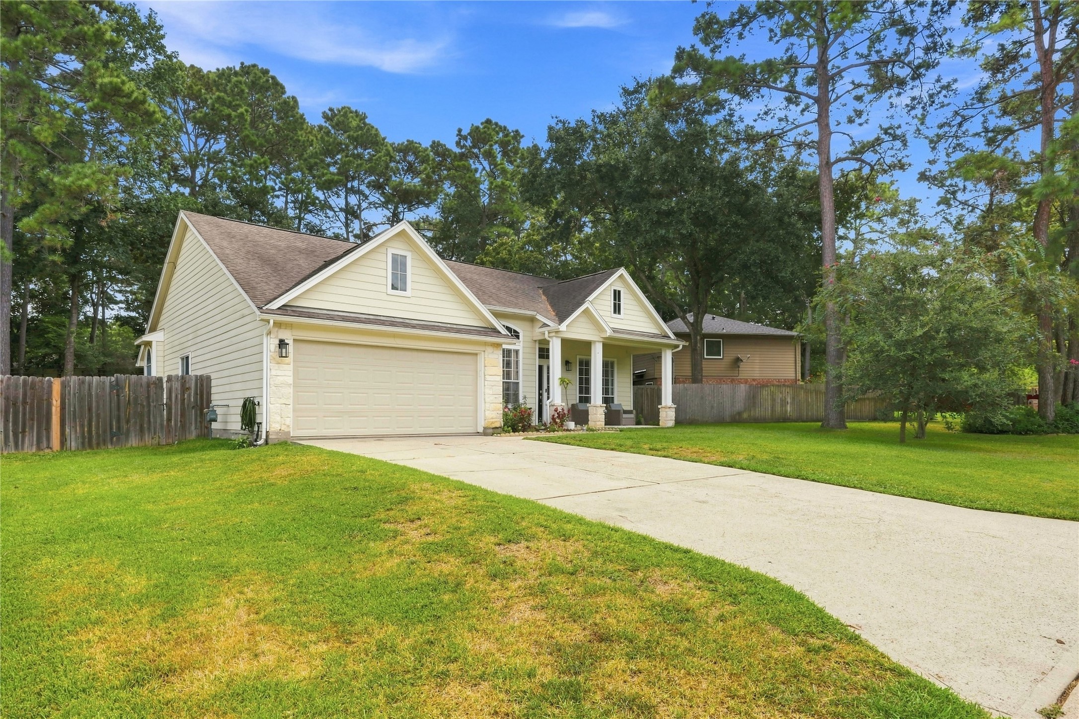 28826 Forest Hill Drive Property Photo 2