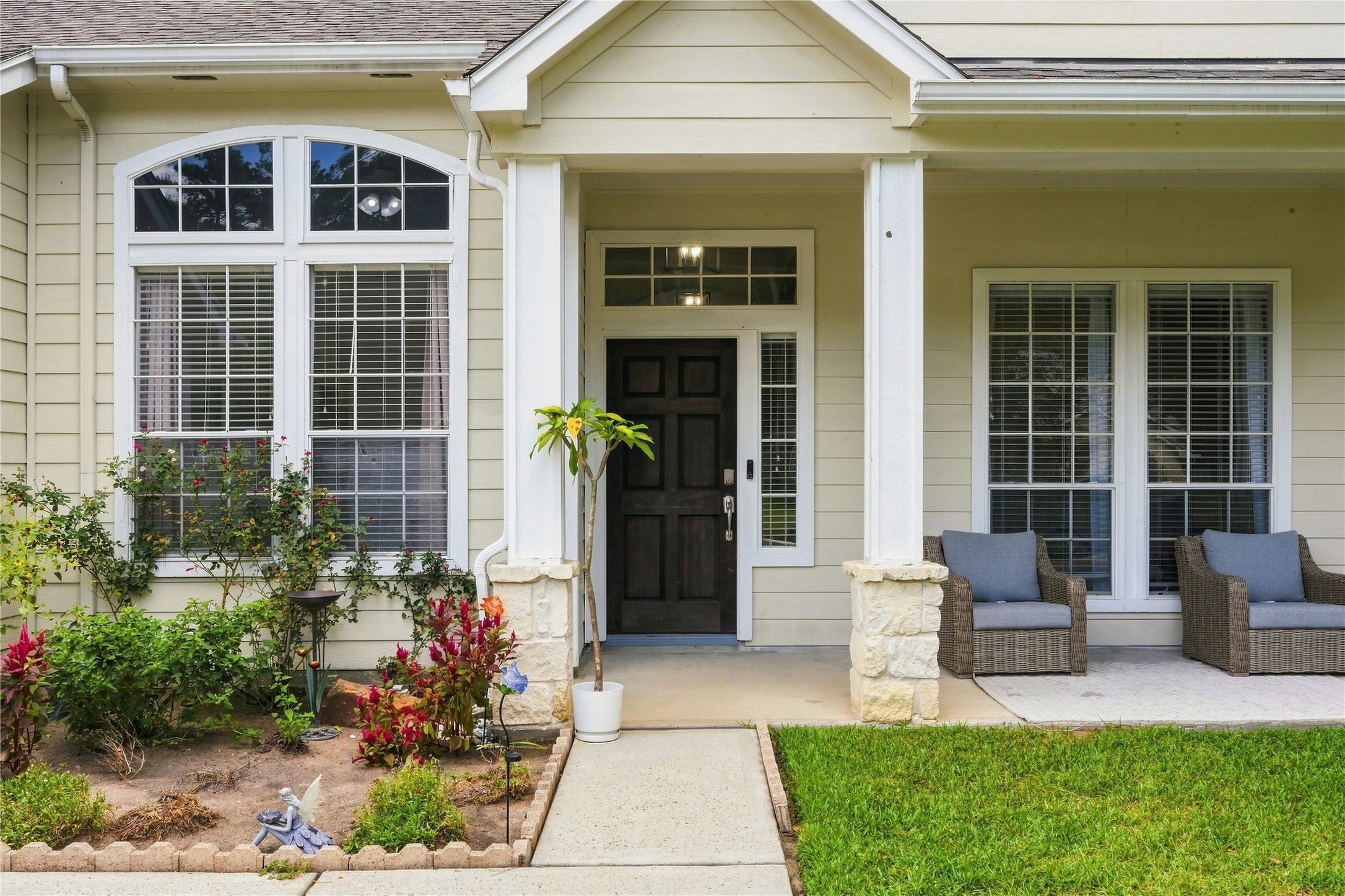 28826 Forest Hill Drive Property Photo 3