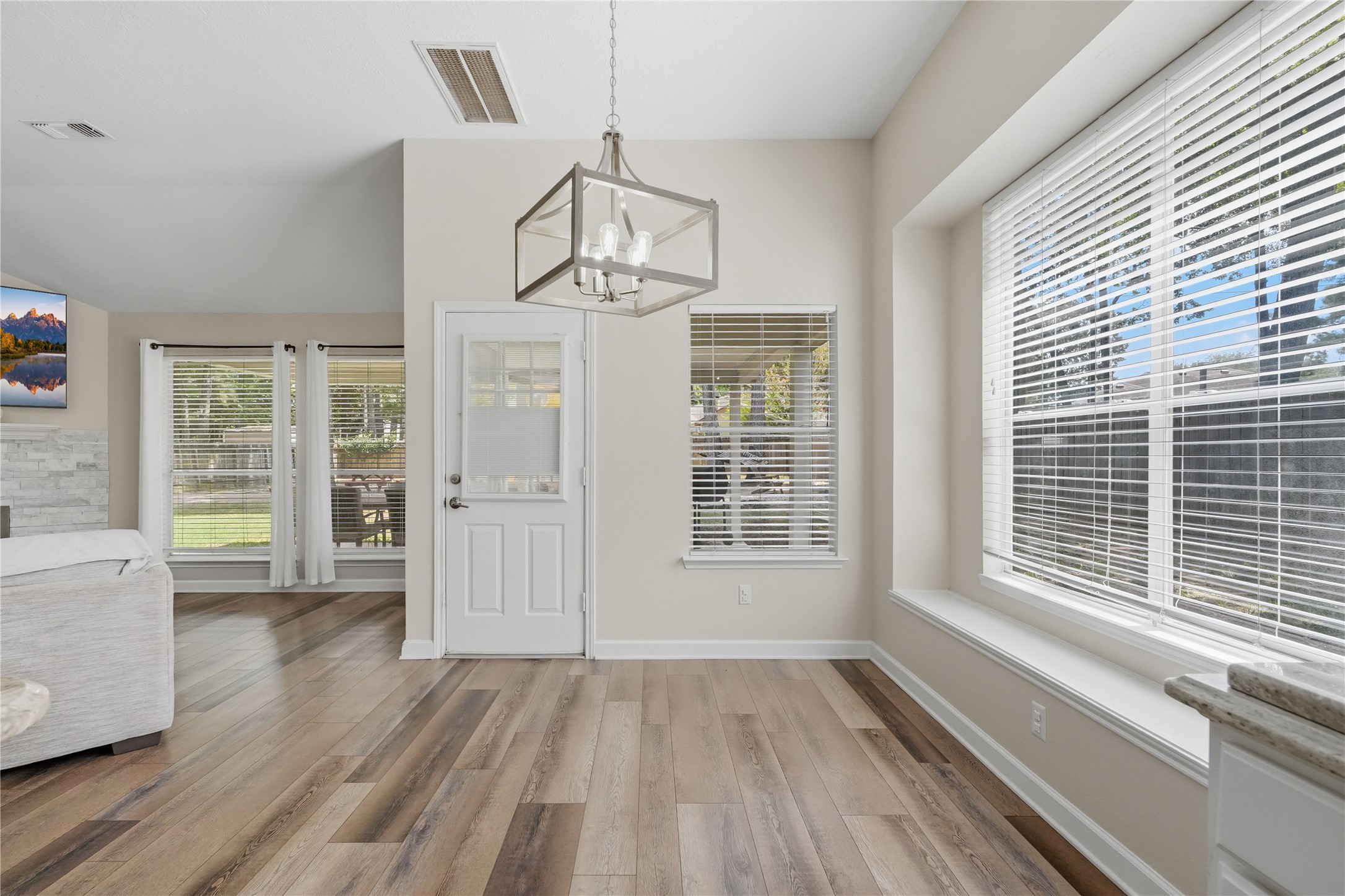 28826 Forest Hill Drive Property Photo 9