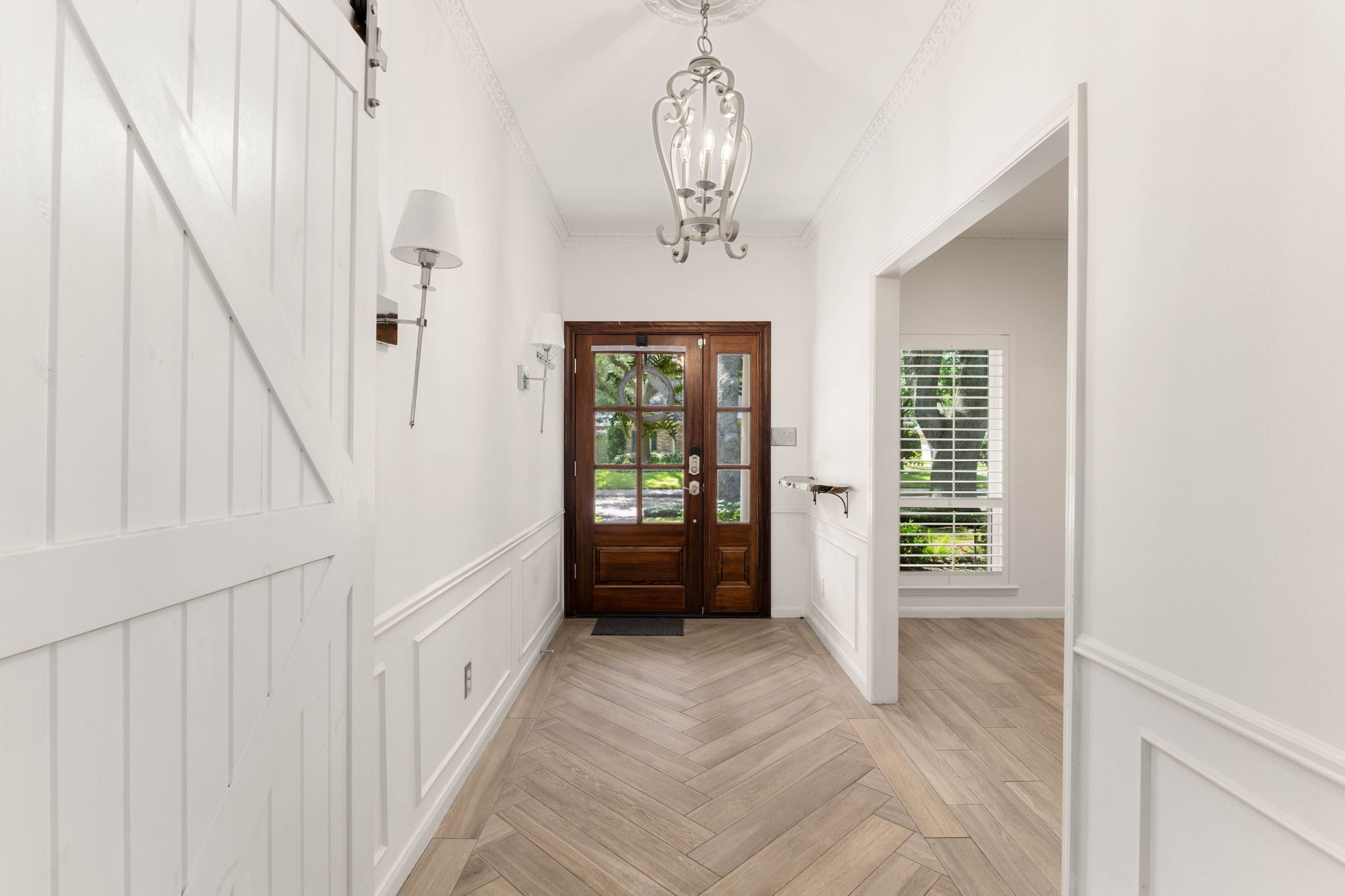 10106 Inwood Drive Property Photo 4