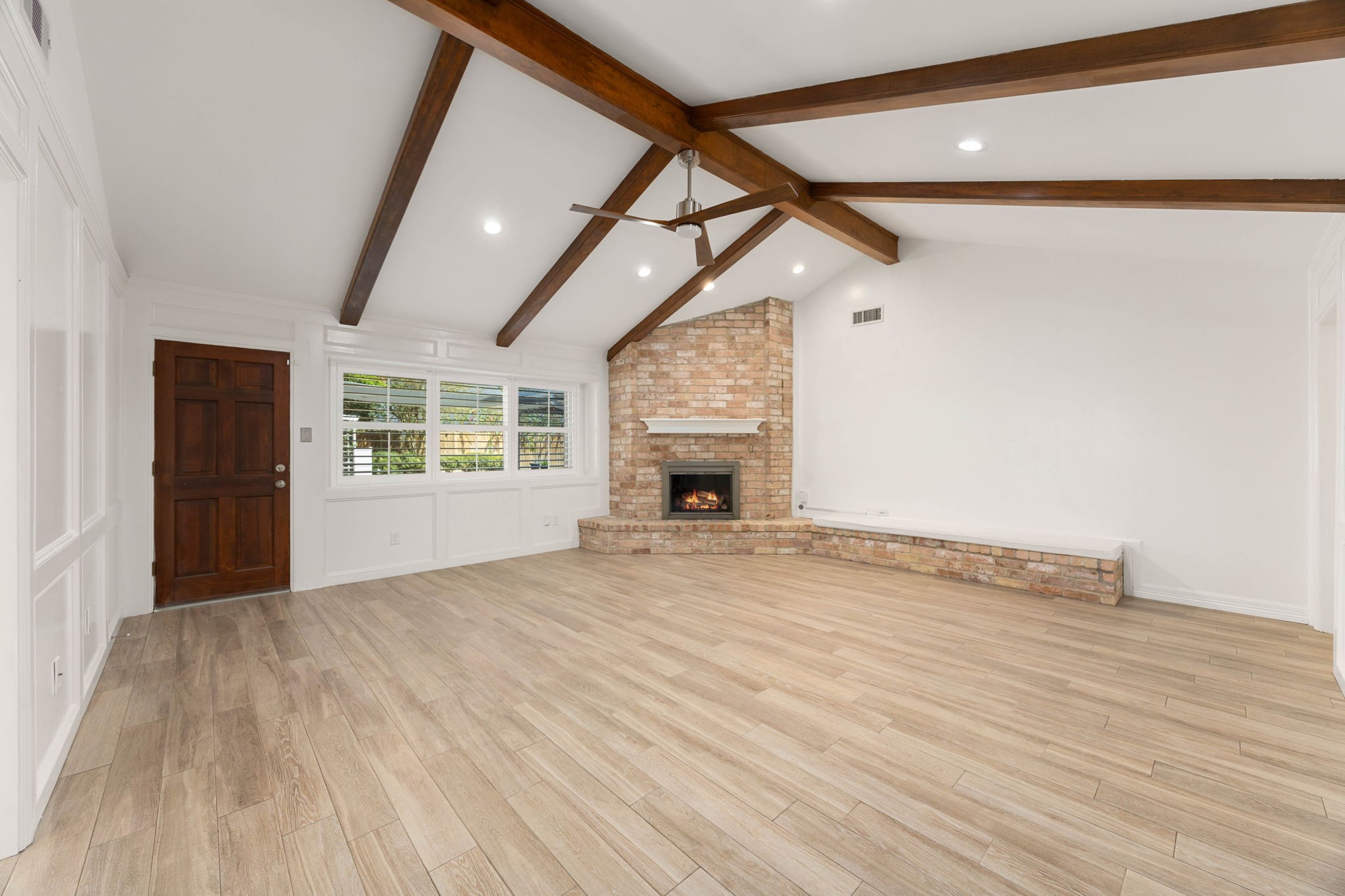 10106 Inwood Drive Property Photo 5