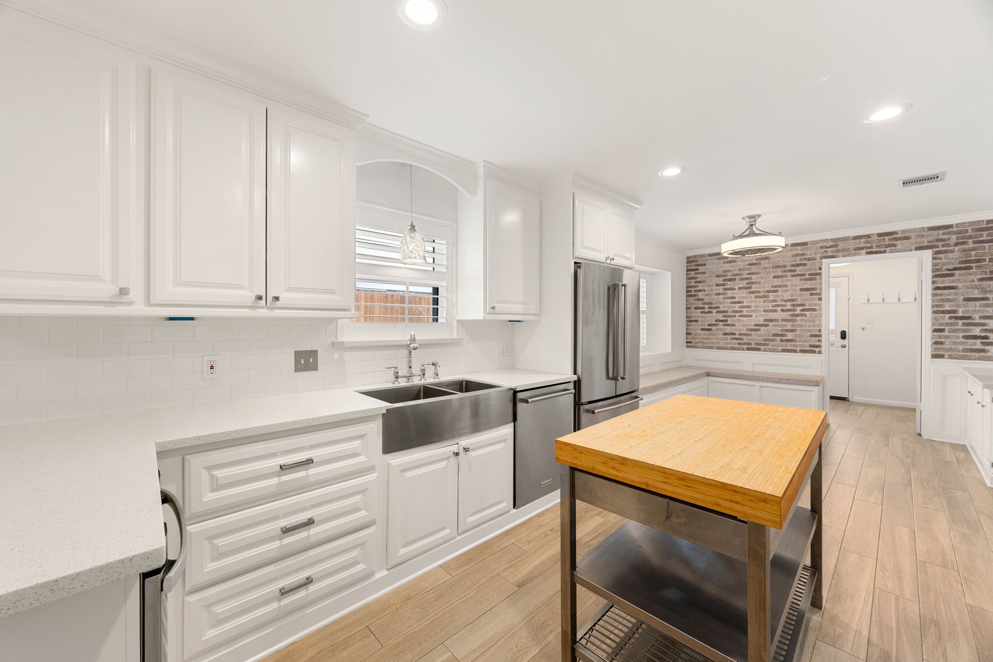 10106 Inwood Drive Property Photo 12
