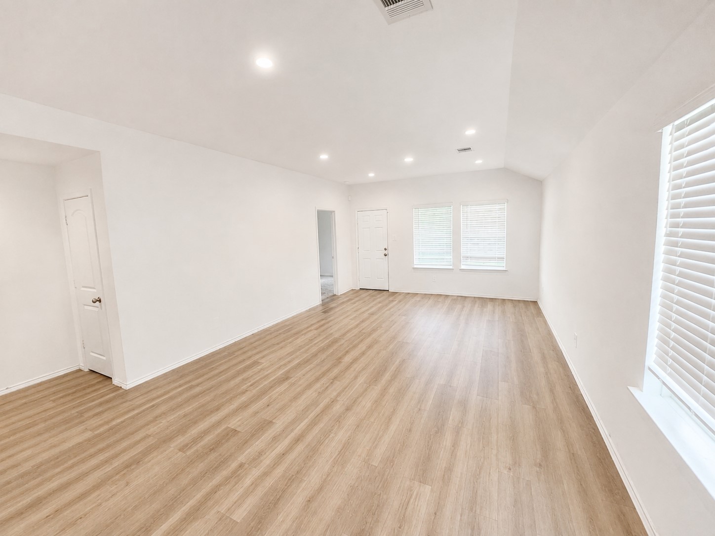 1930 Legacy Hills Drive Property Photo 4