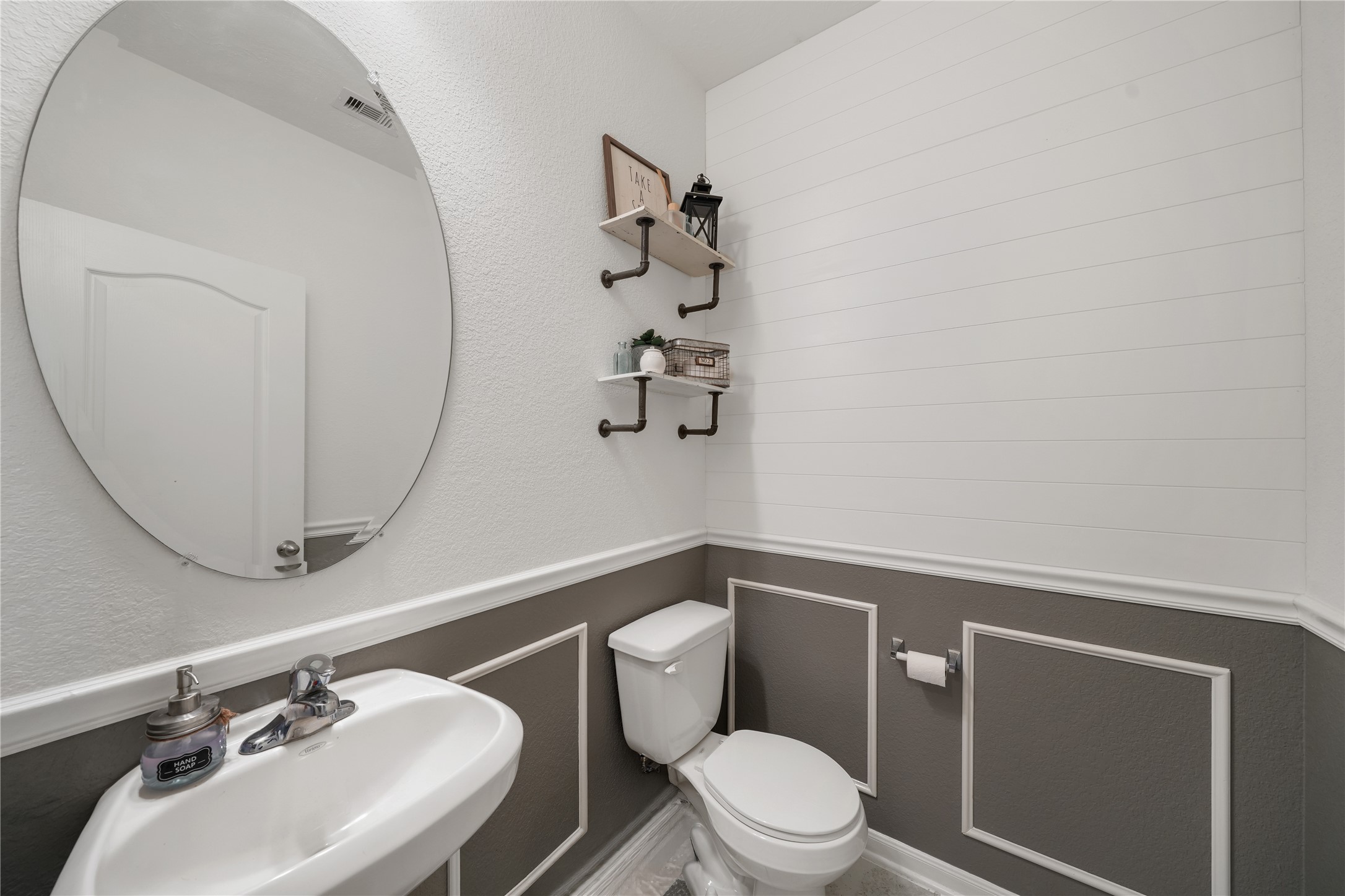 8837 Twin Falls Lane Property Photo 6