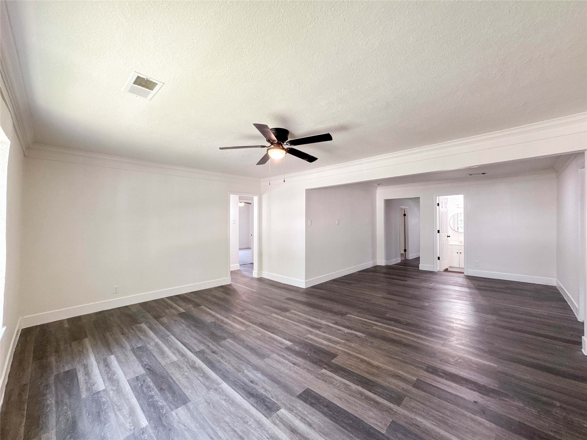 1003 W Hart Avenue Property Photo 5