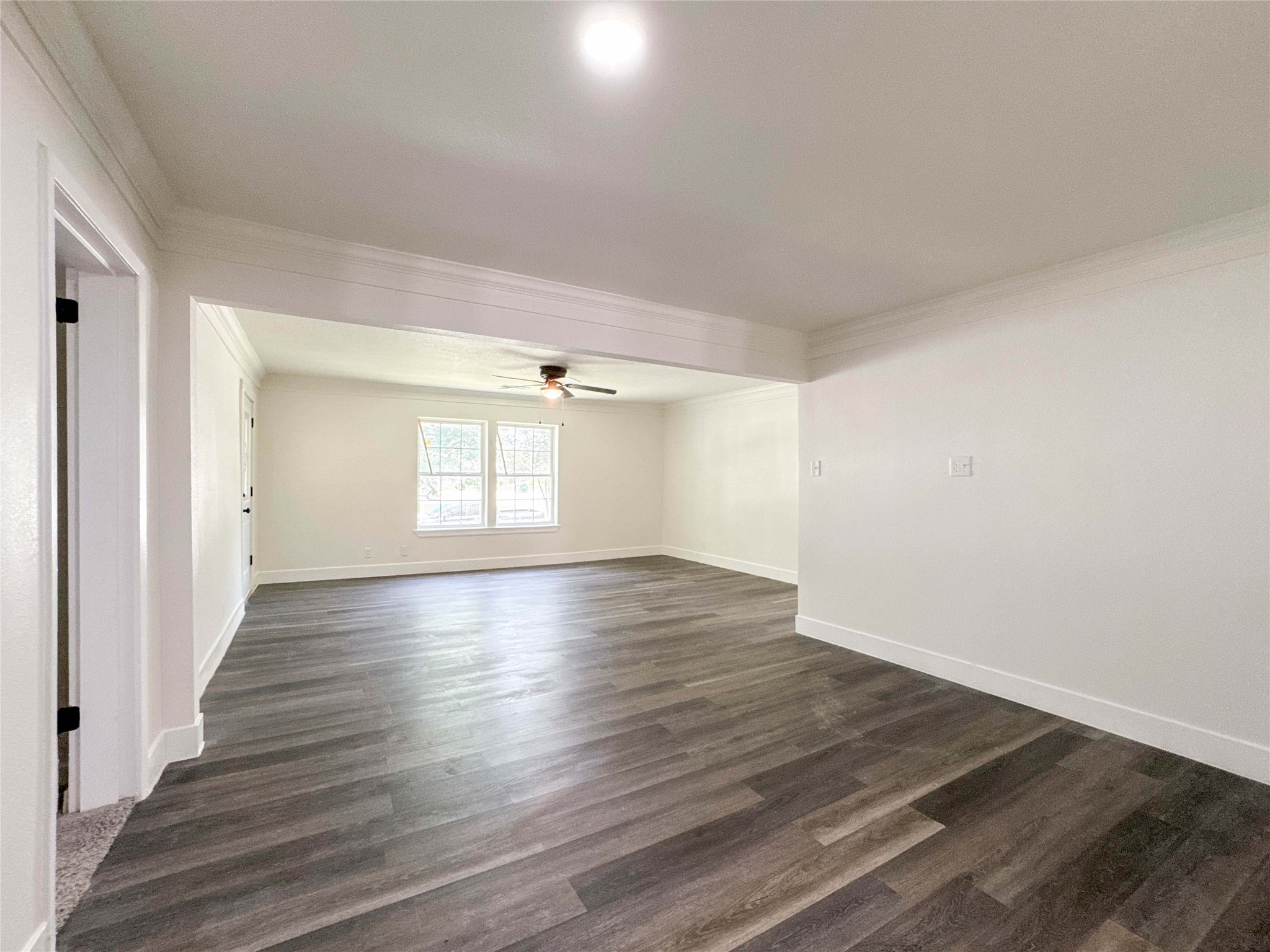 1003 W Hart Avenue Property Photo 7