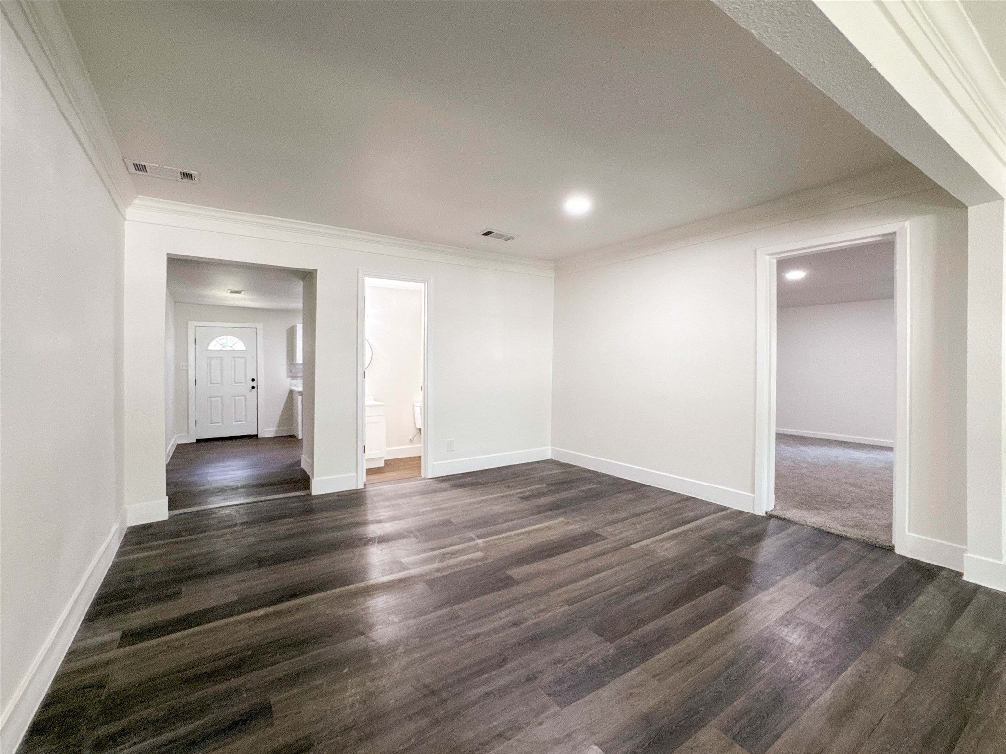 1003 W Hart Avenue Property Photo 8