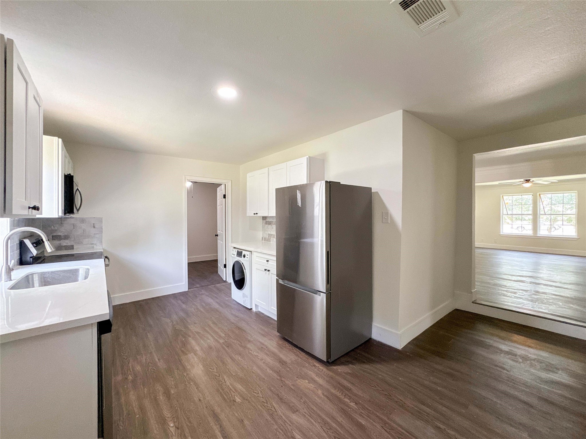 1003 W Hart Avenue Property Photo 10