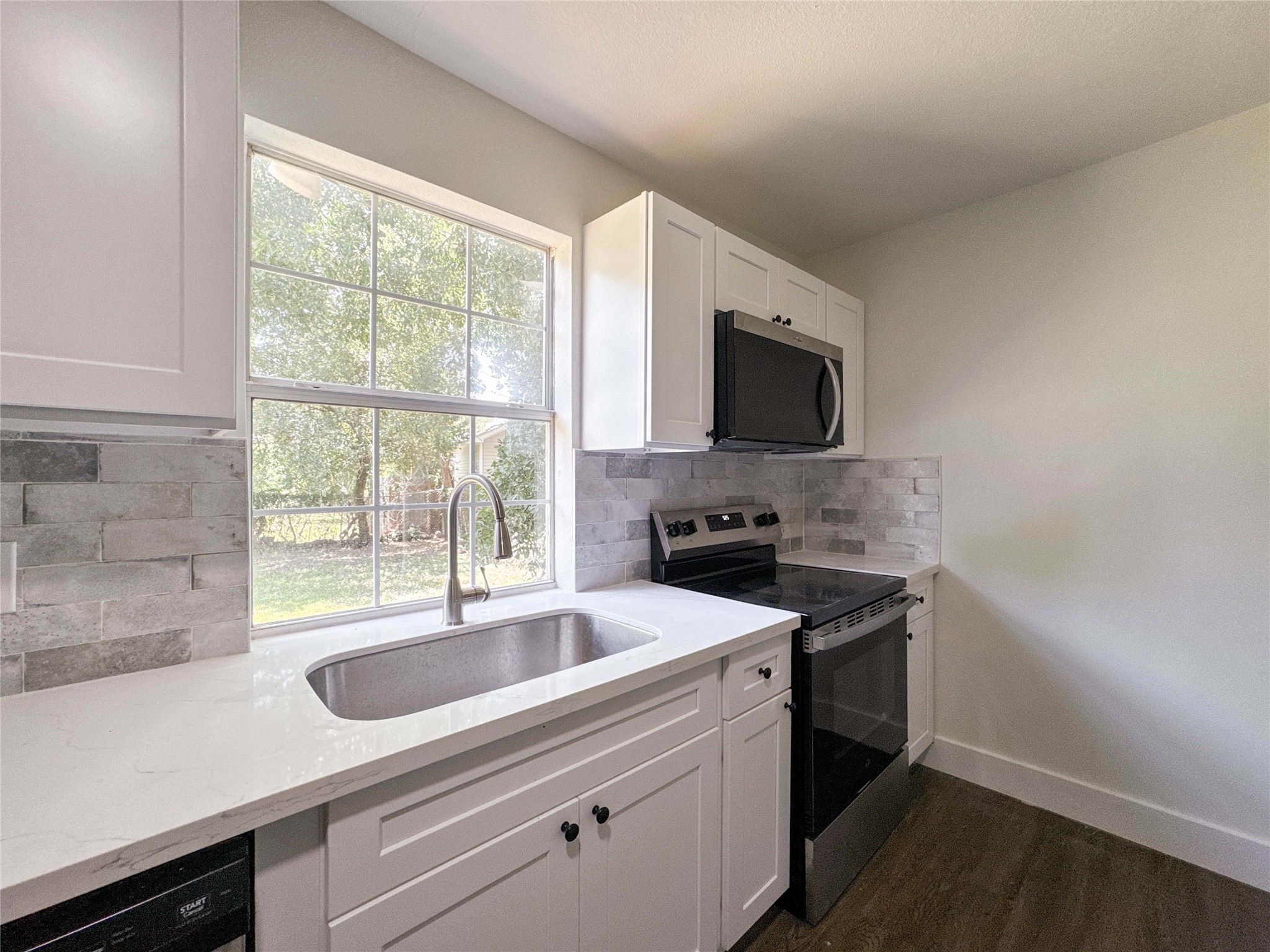 1003 W Hart Avenue Property Photo 12