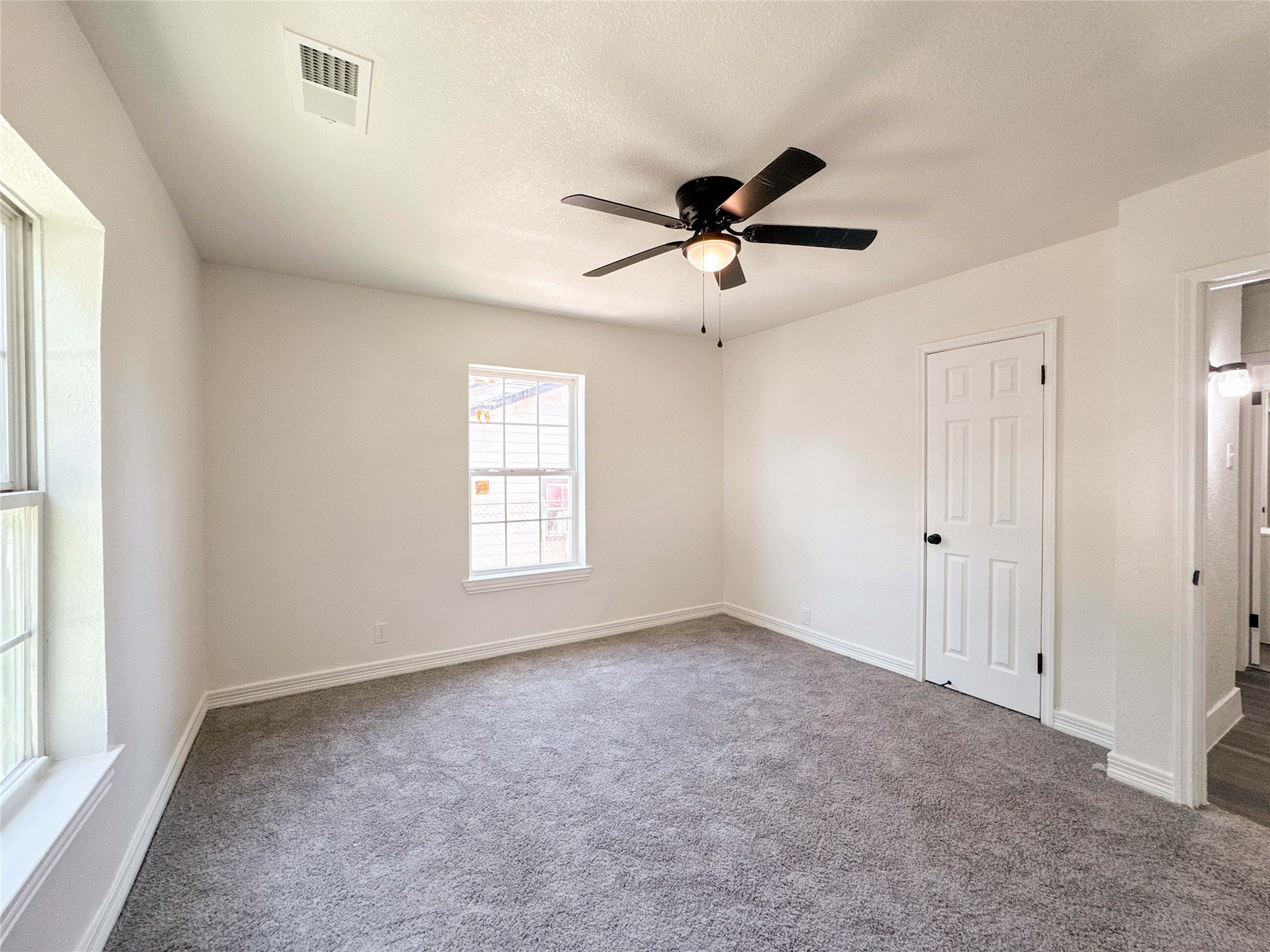 1003 W Hart Avenue Property Photo 18