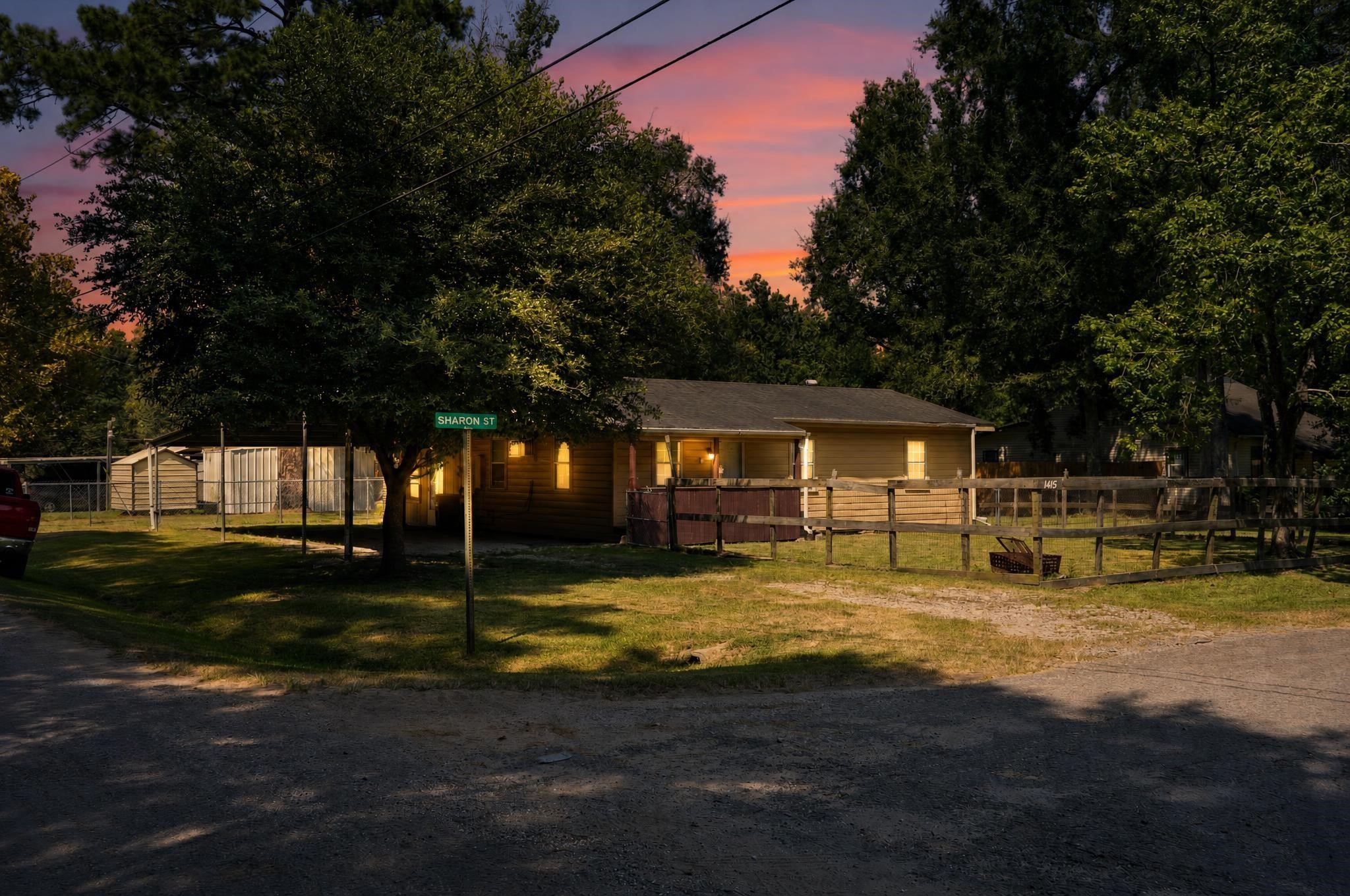 1415 Sharon Street Property Photo 1