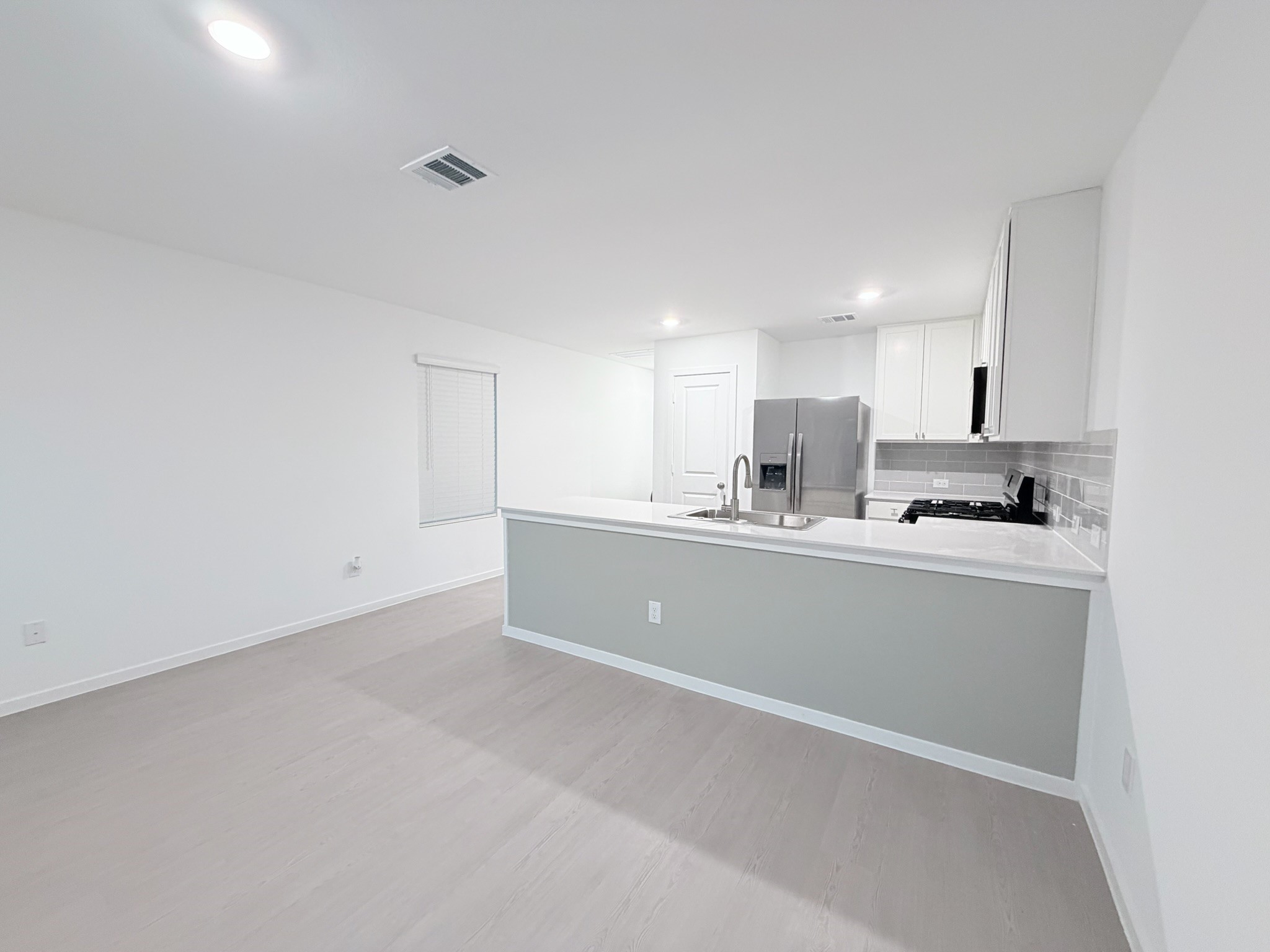 945 Pertuso Lane Property Photo 4