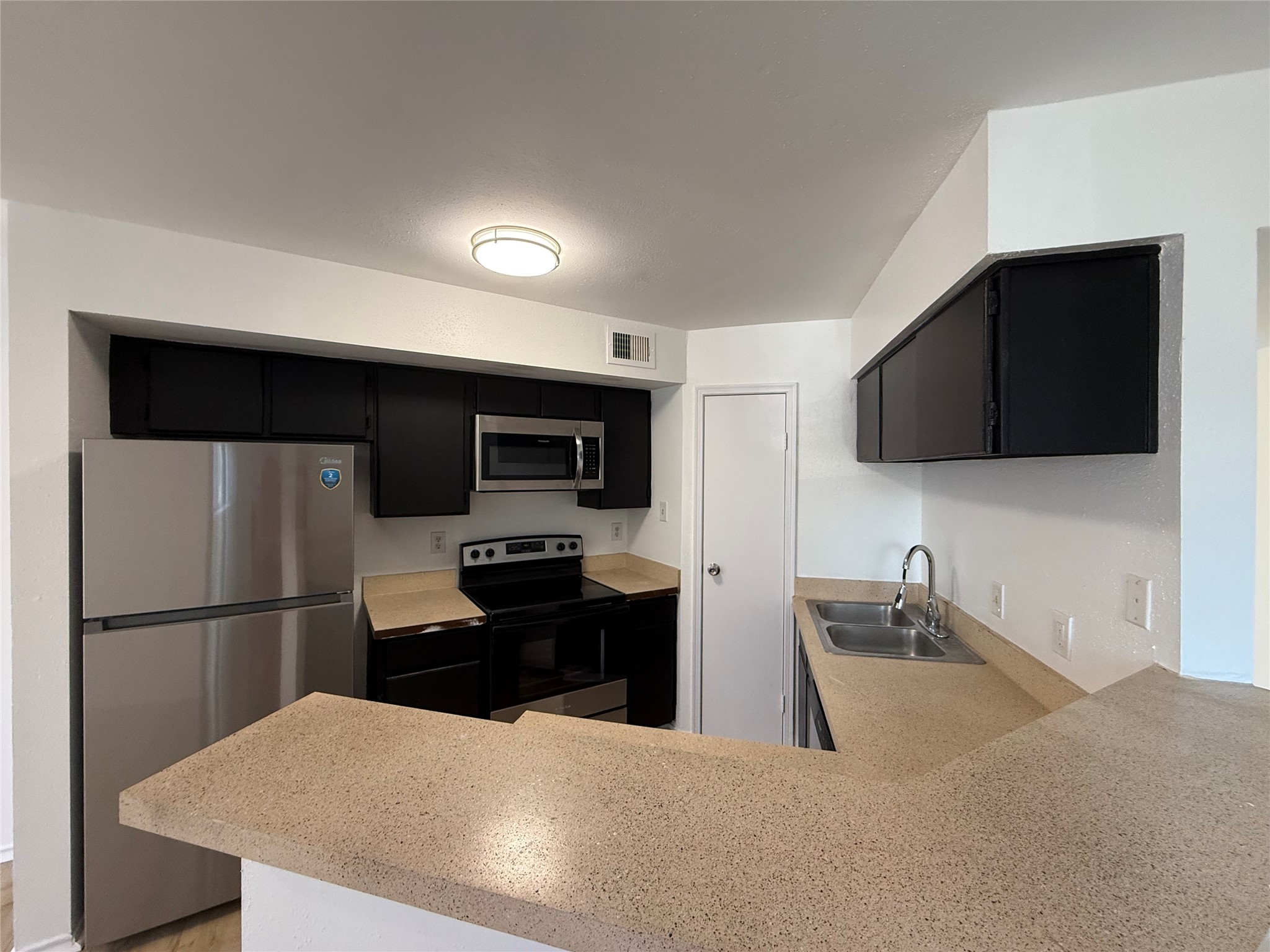 7200 W T C Jester Boulevard 2504 Property Photo 2