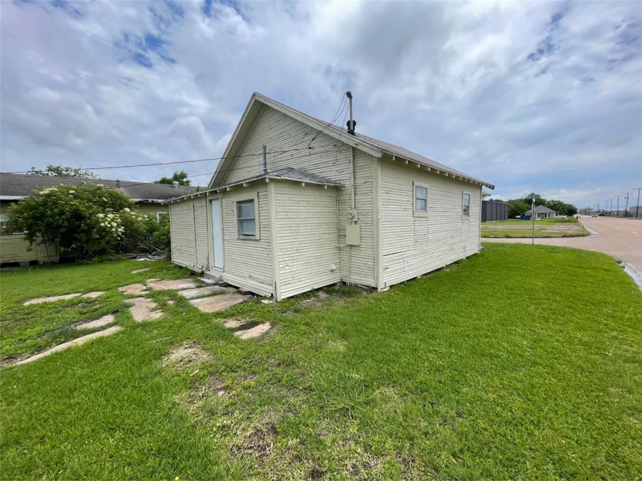 501 14th Street Property Photo 5