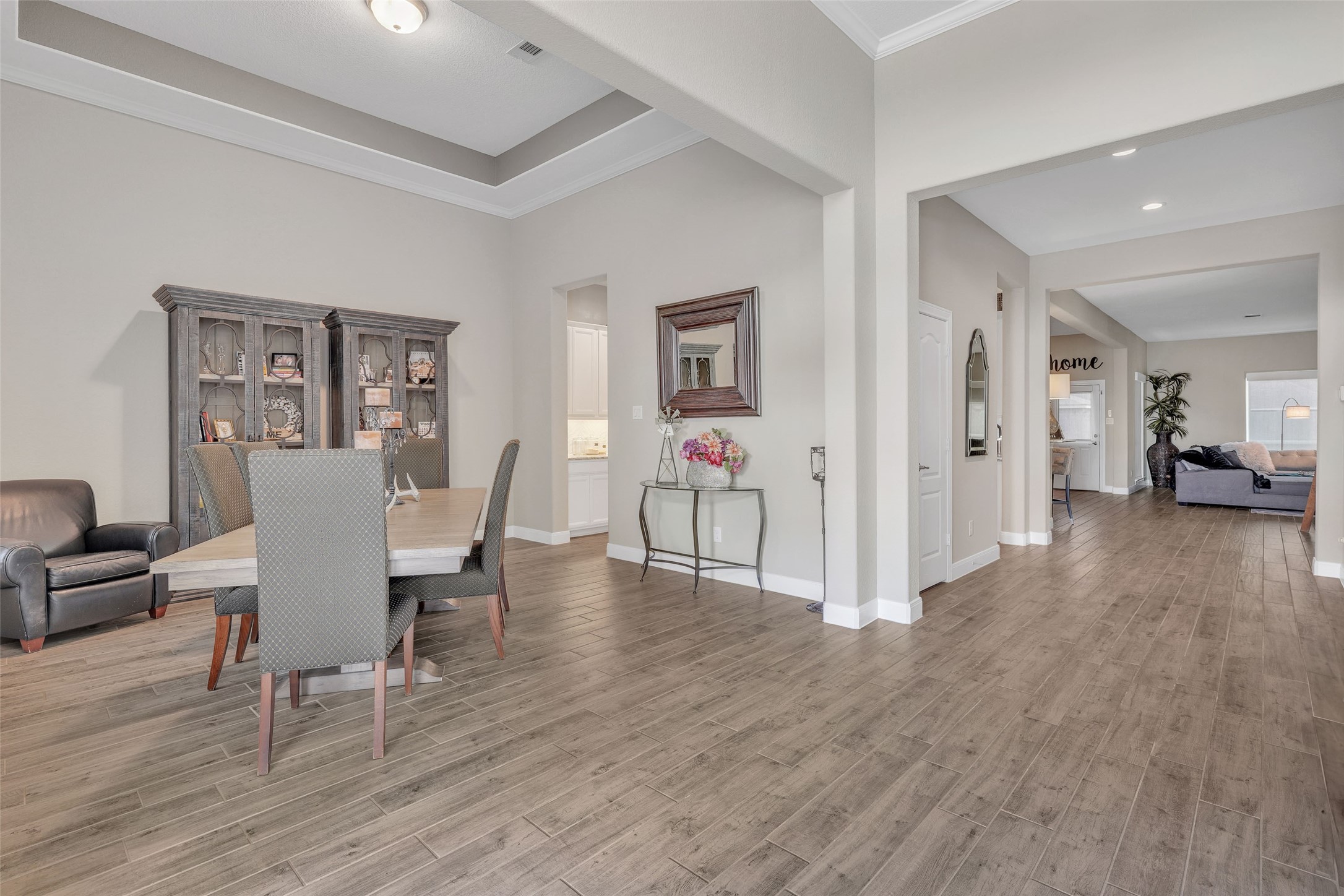 1541 N Blue Bonnet Lane Property Photo 5