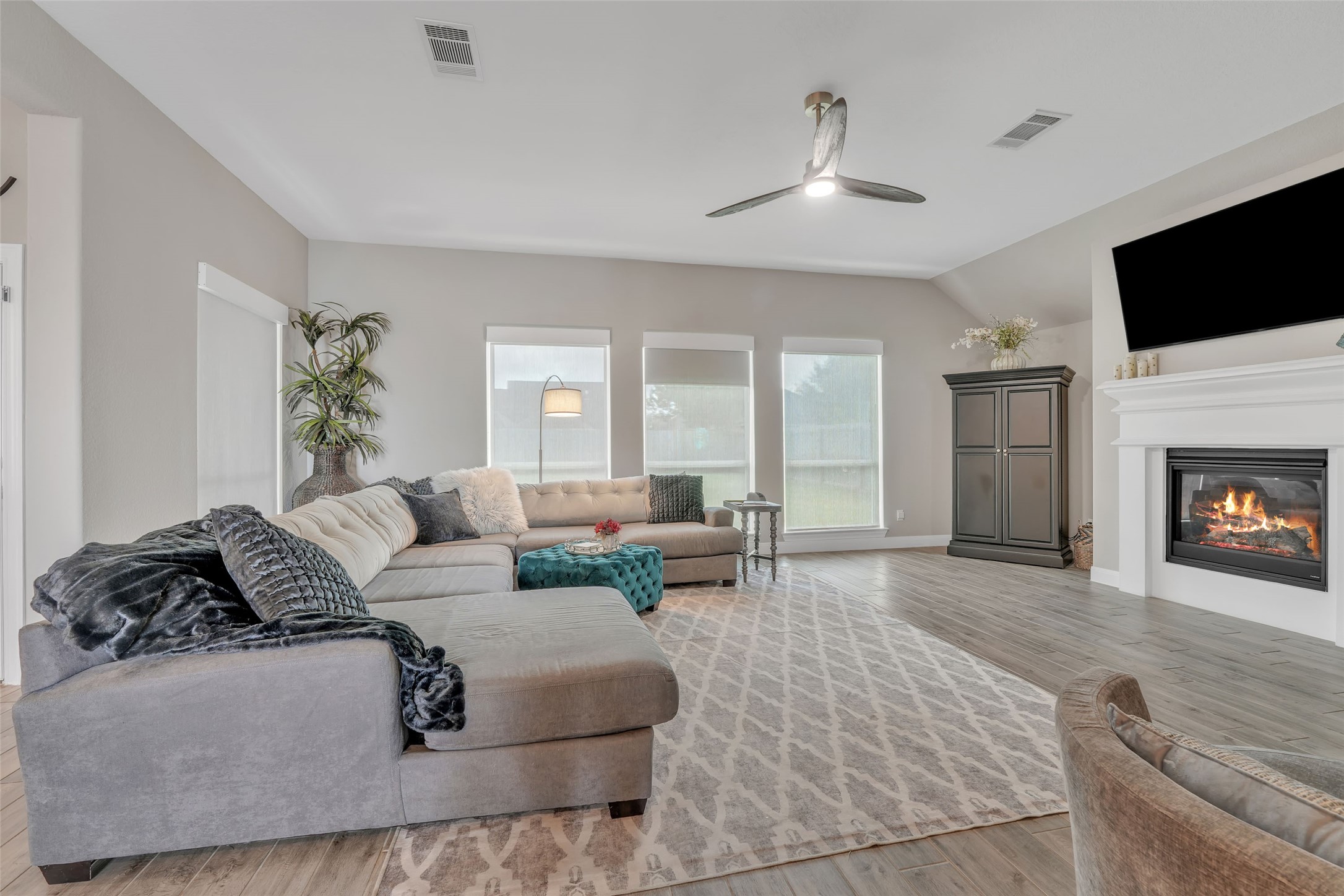 1541 N Blue Bonnet Lane Property Photo 10