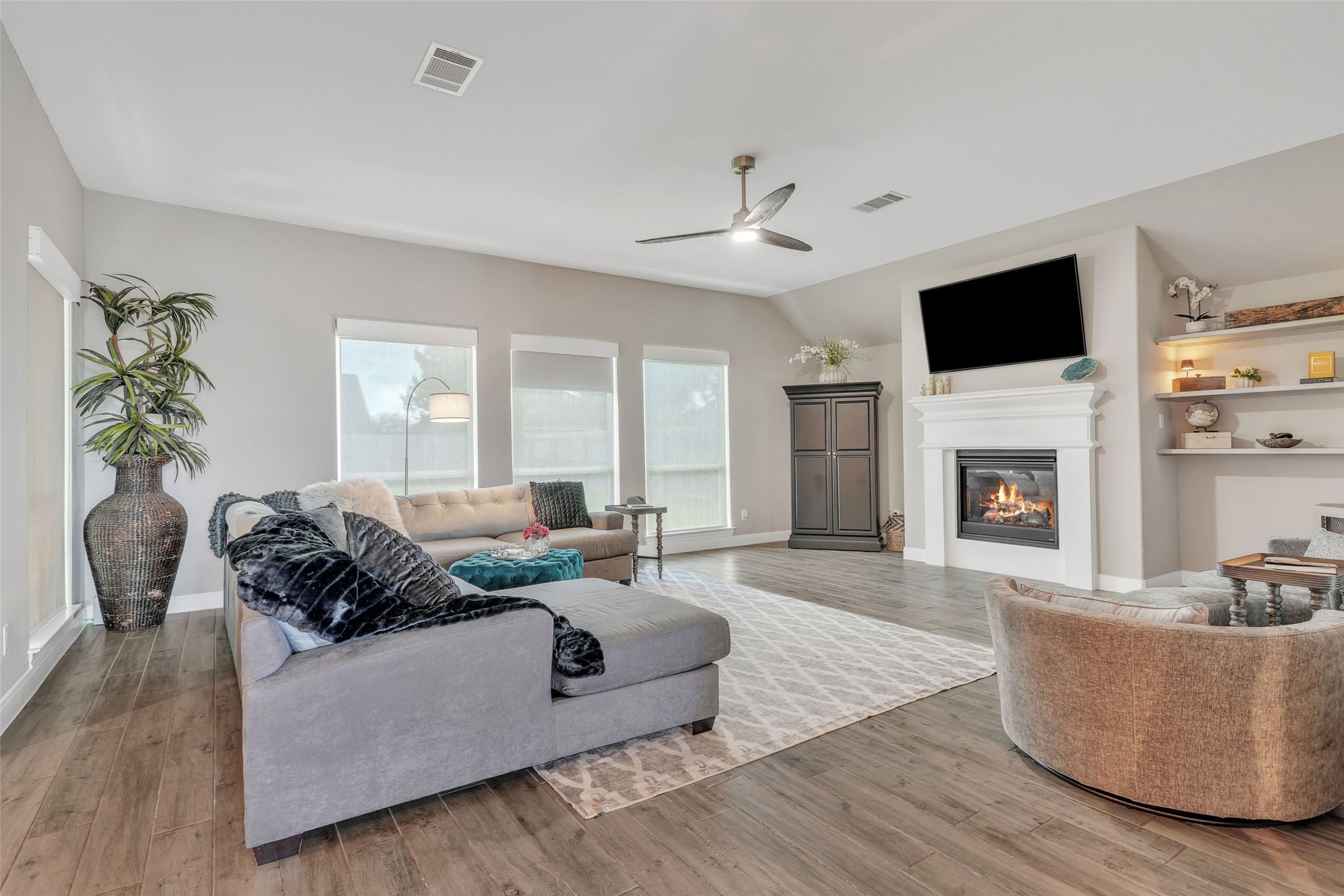 1541 N Blue Bonnet Lane Property Photo 11