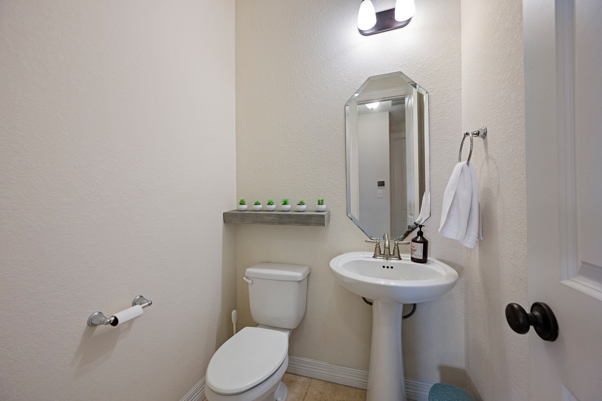 4627 Miramar Drive Property Photo 18