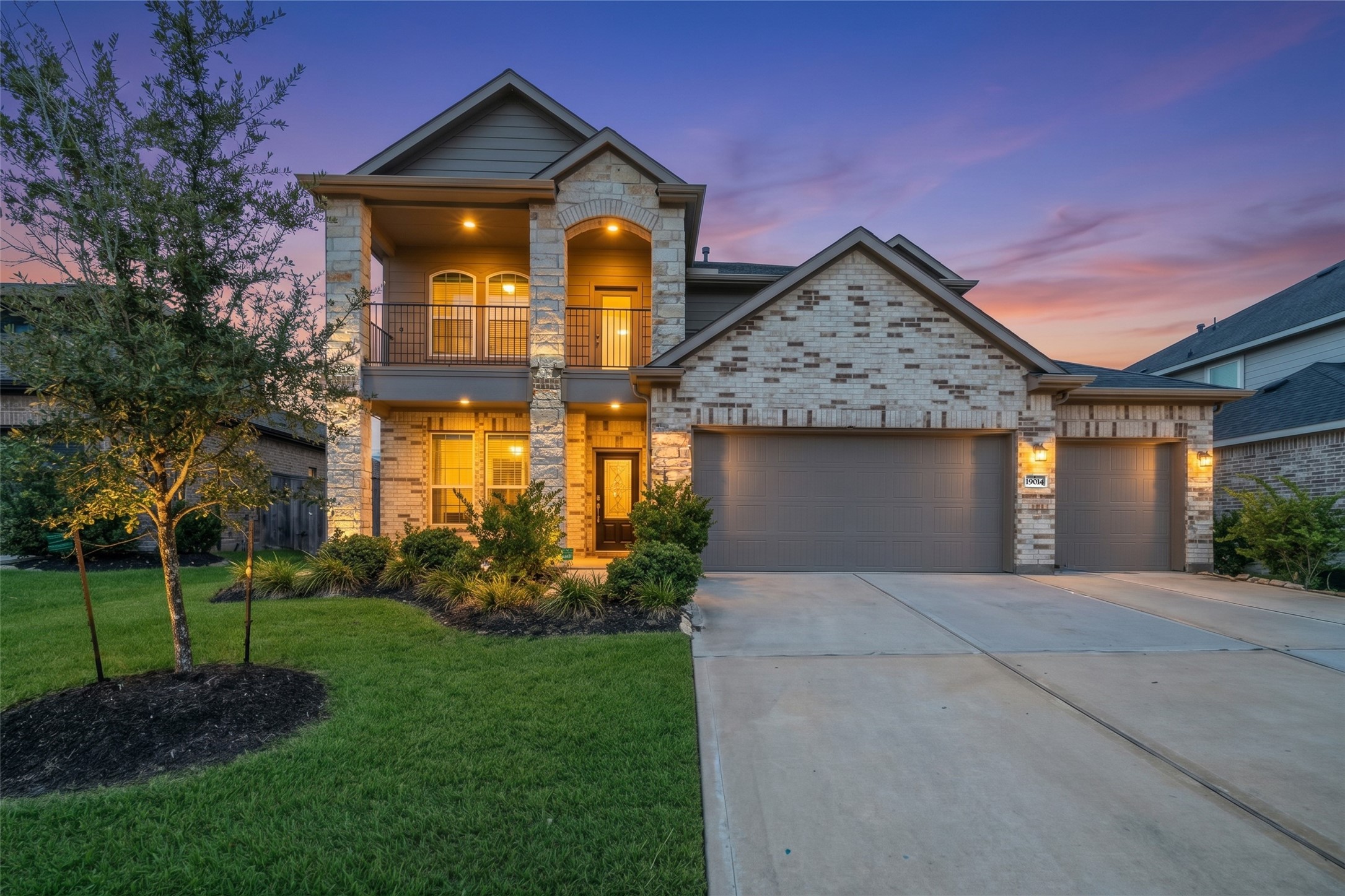 19014 Blossoming Buttercup Drive Property Photo 1