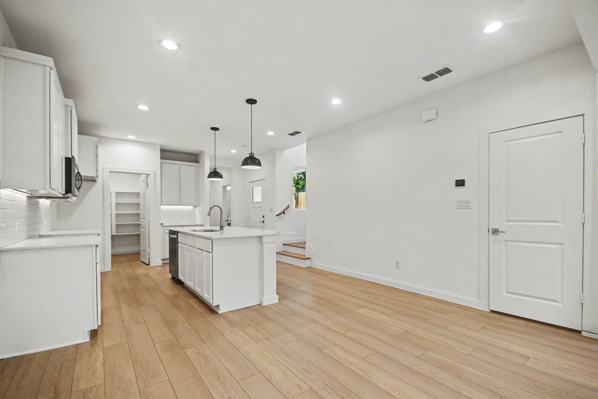 2713 Tierwester Street Property Photo 8
