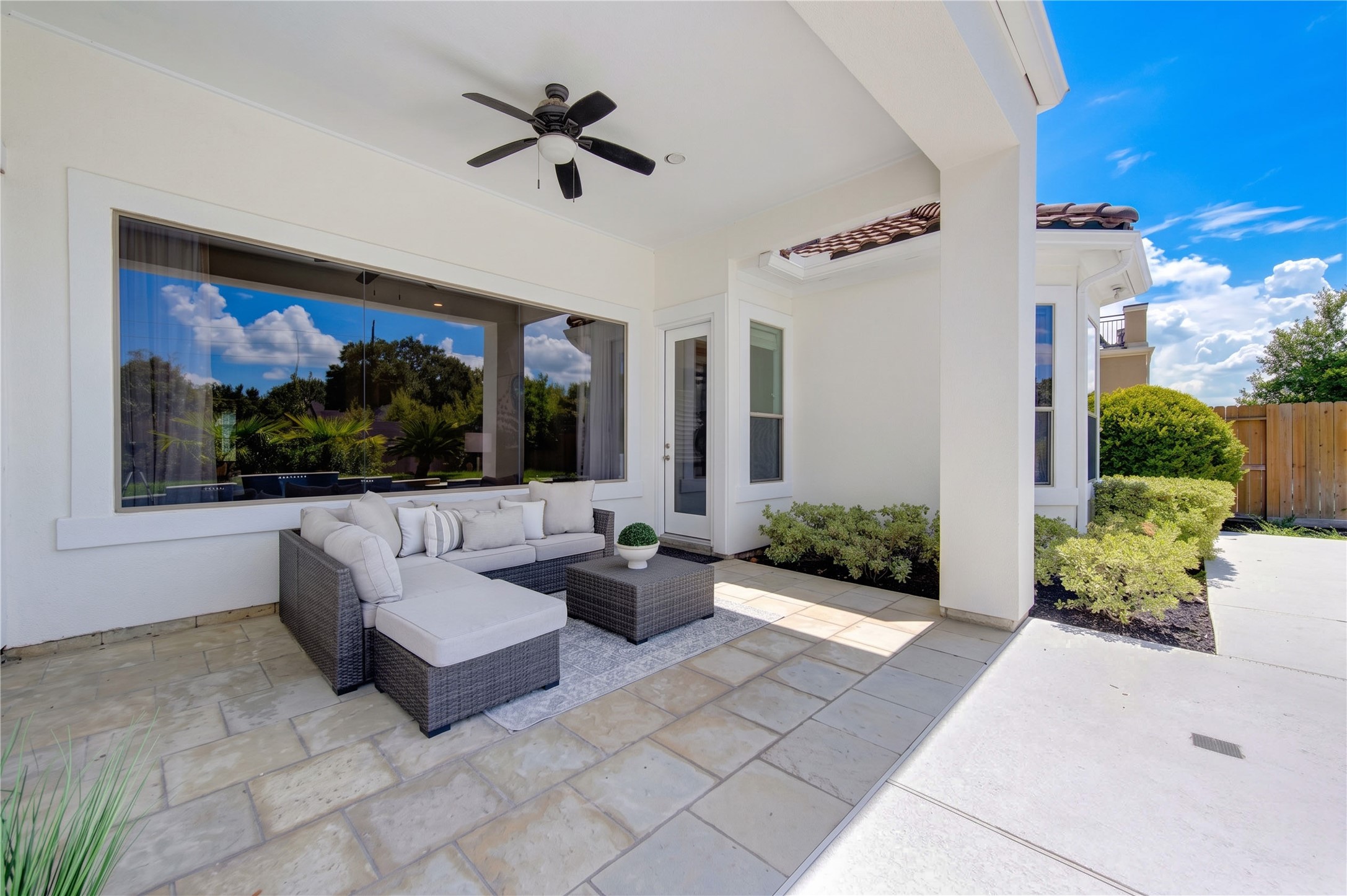14014 Hampton Cove Drive Property Photo 12