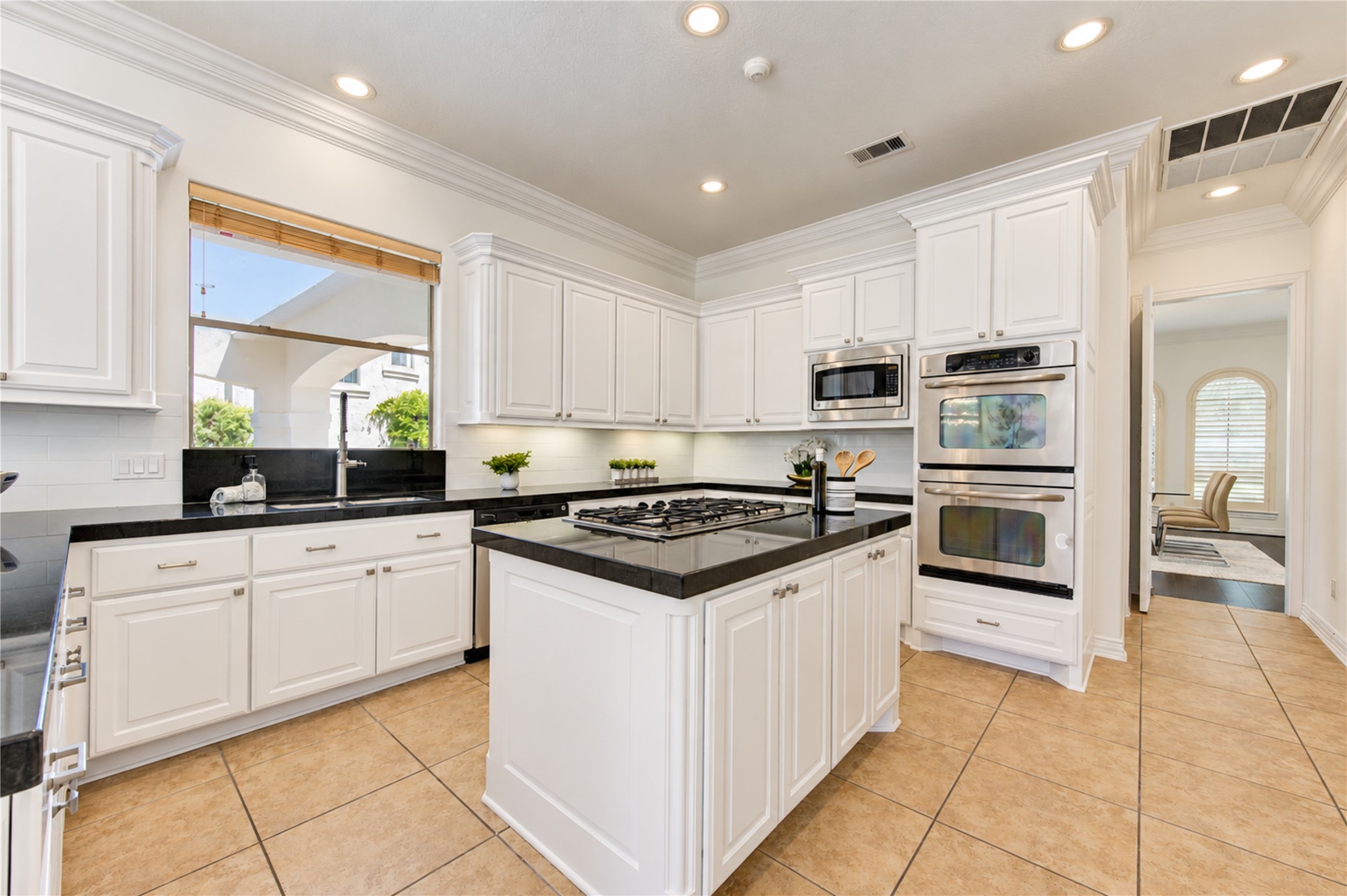 14014 Hampton Cove Drive Property Photo 23