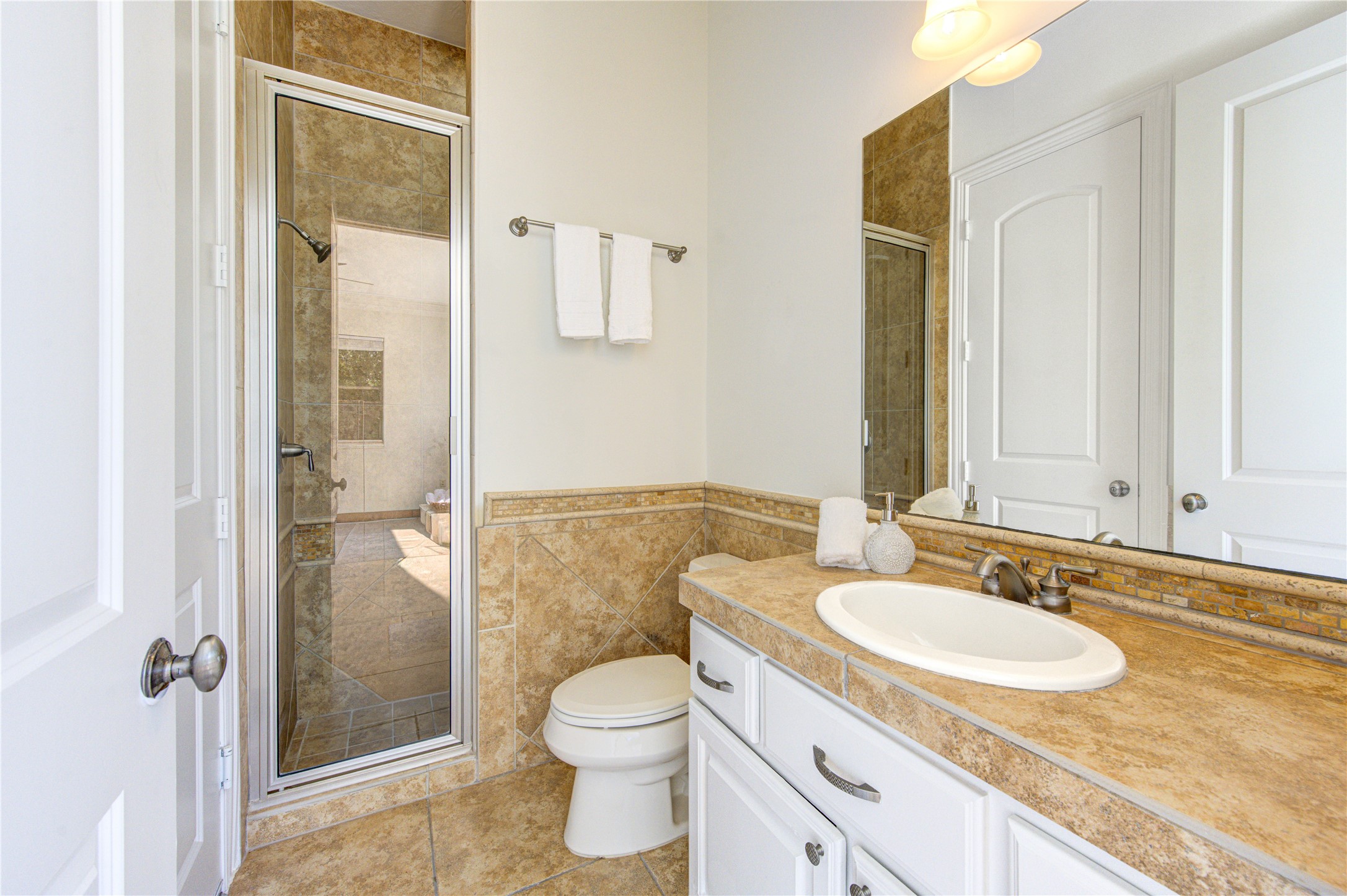 14014 Hampton Cove Drive Property Photo 34