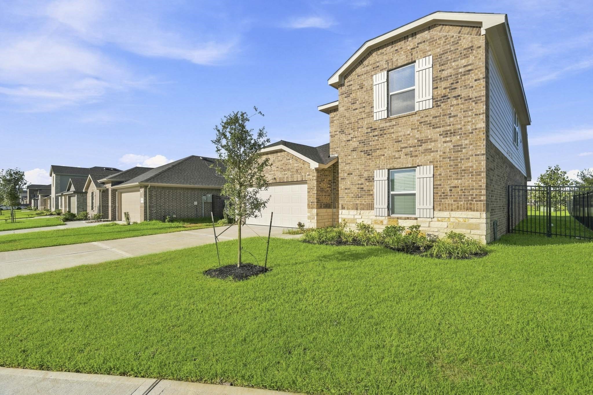 6119 Bella Breeze Drive Property Photo 3