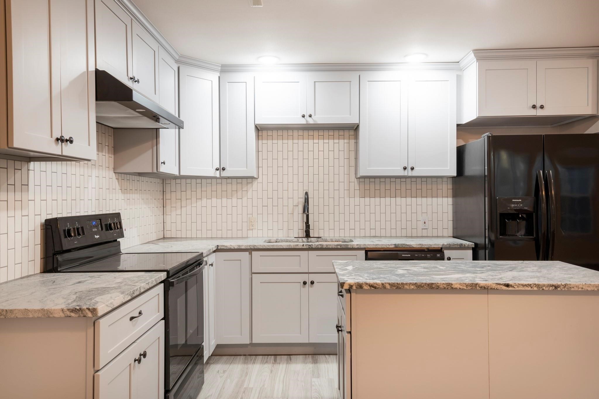22262 Unit 11 Adams Street Property Photo 6