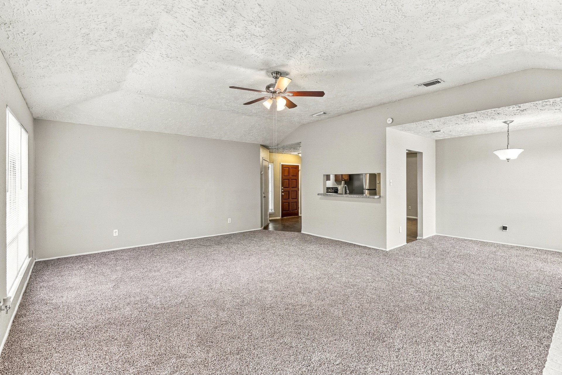 16410 Sky Blue Lane Property Photo 4