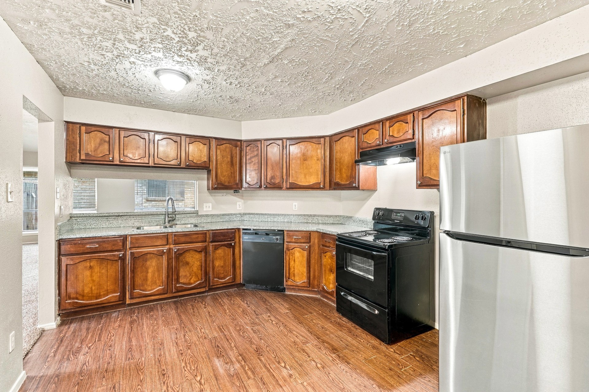 16410 Sky Blue Lane Property Photo 6