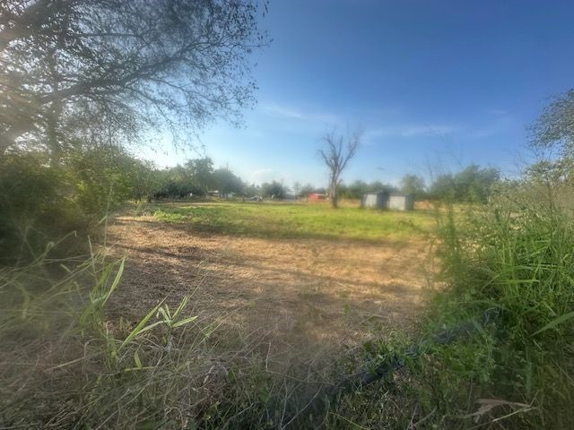 101 Lake Wood Drive Property Photo 2