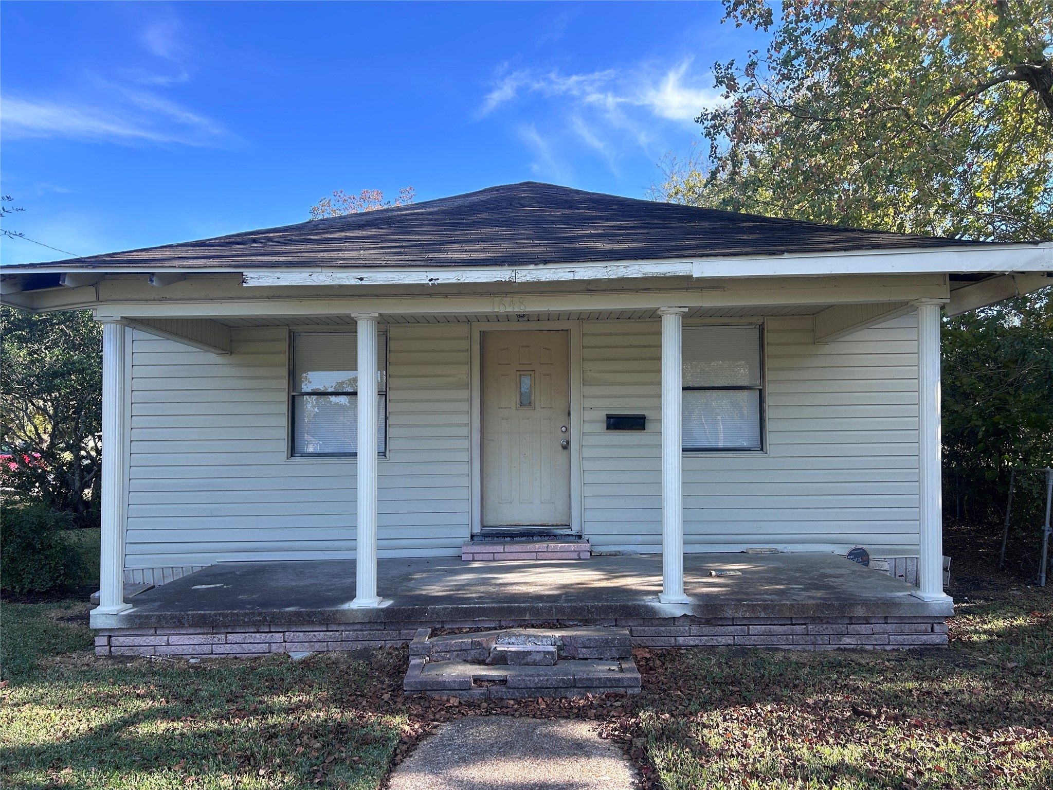 1648 W Rev Dr Ransom Howard Street Property Photo 1