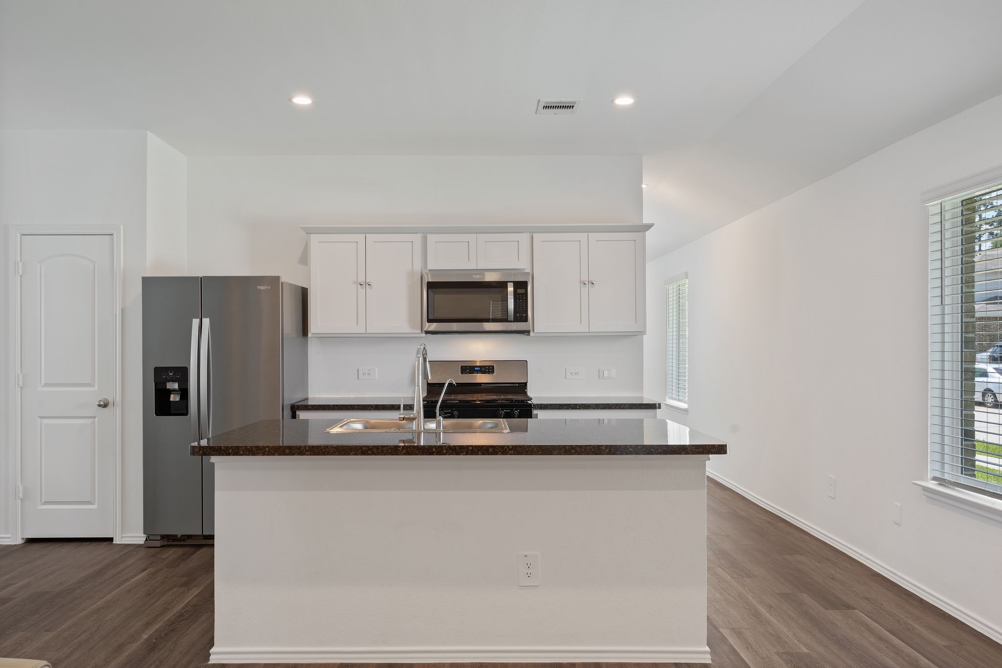 5203 Mossdale Bluff Lane Property Photo 8