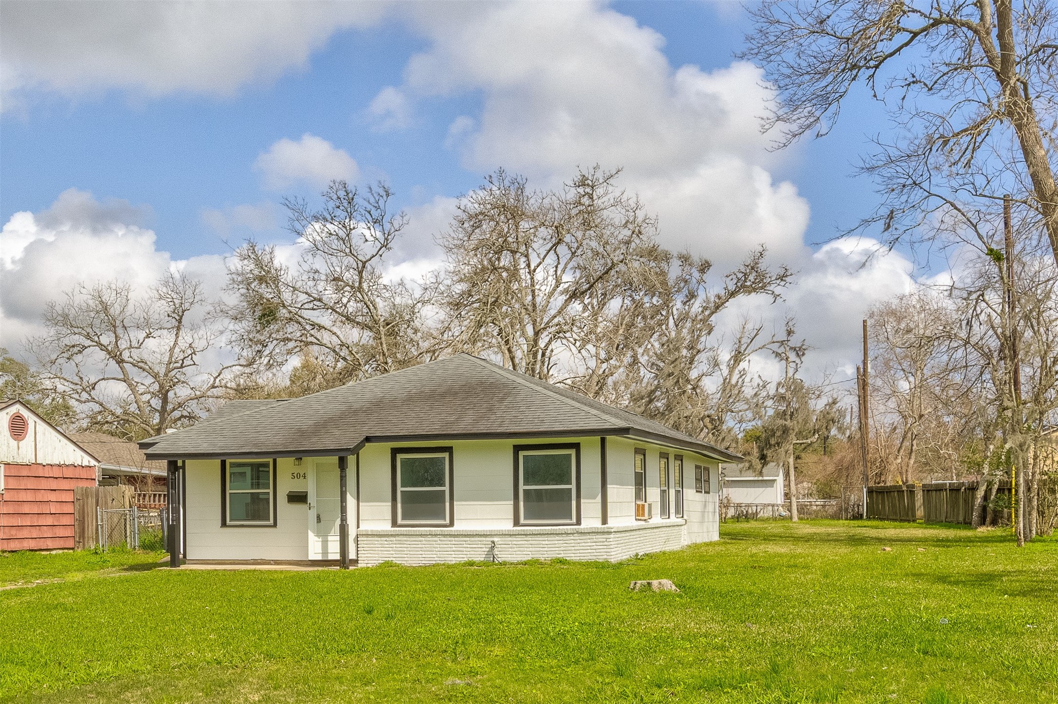 504 Elm Street Property Photo 1