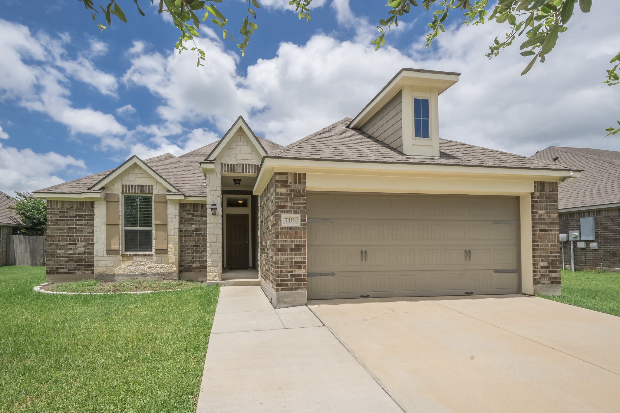 7418 Masters Drive Property Photo 1
