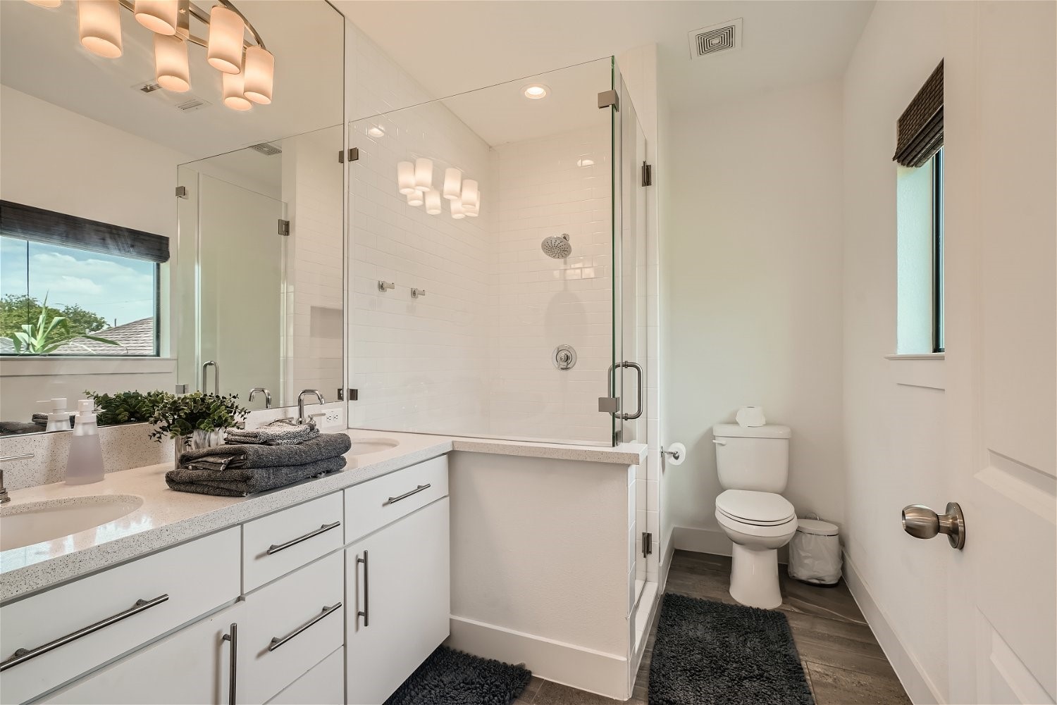 4916 Mckinney Street Property Photo 6