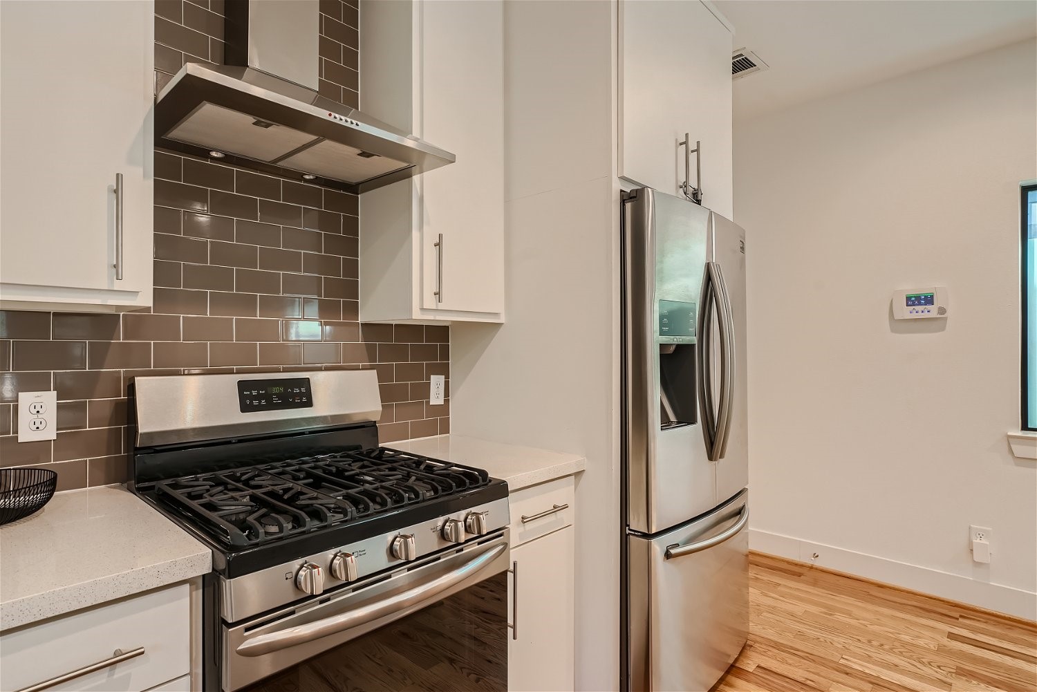 4916 Mckinney Street Property Photo 10