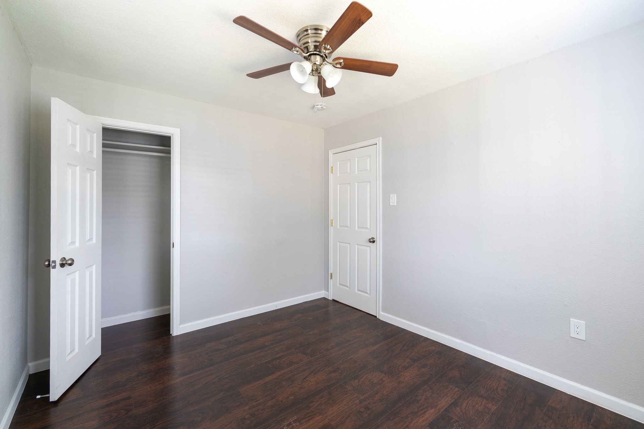 2501 Delano 2 Property Photo 9