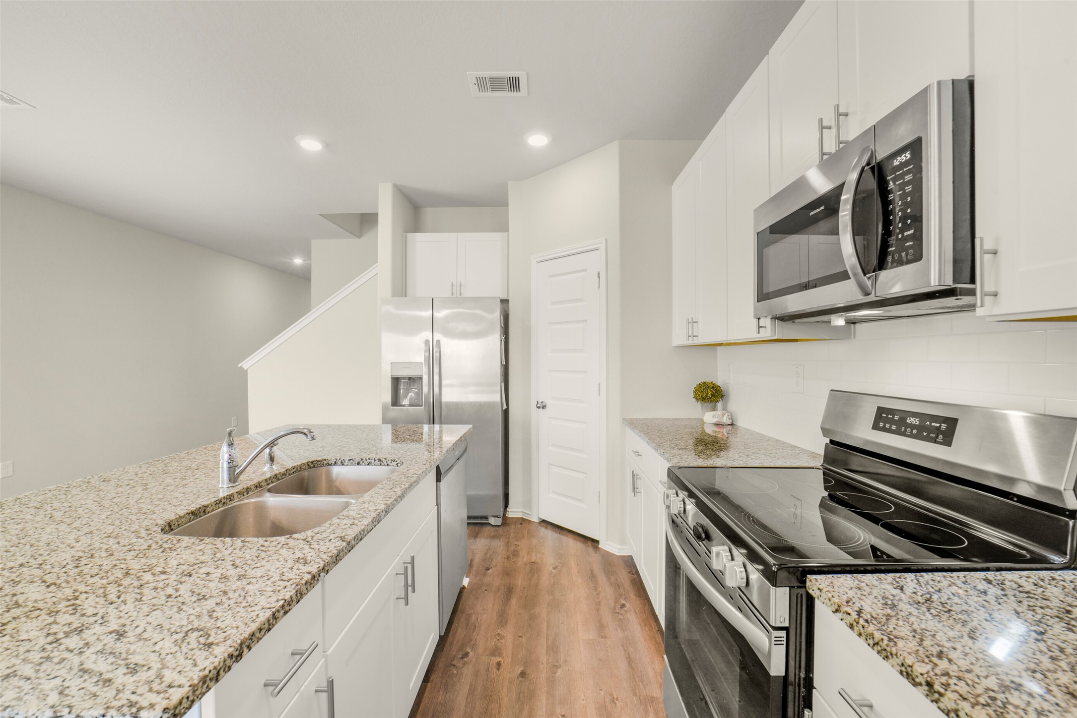 21610 Desert Lily Road Property Photo 8