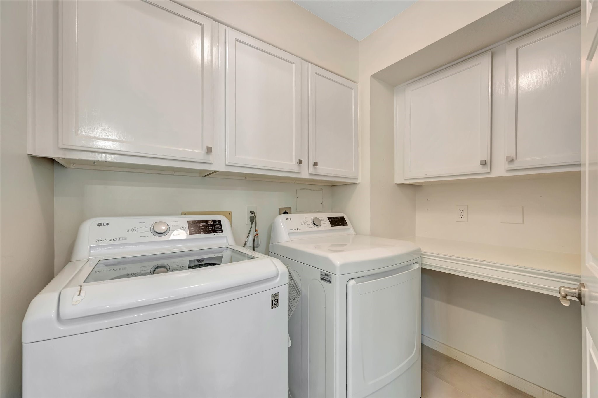 16531 Town Lake Court Property Photo 14