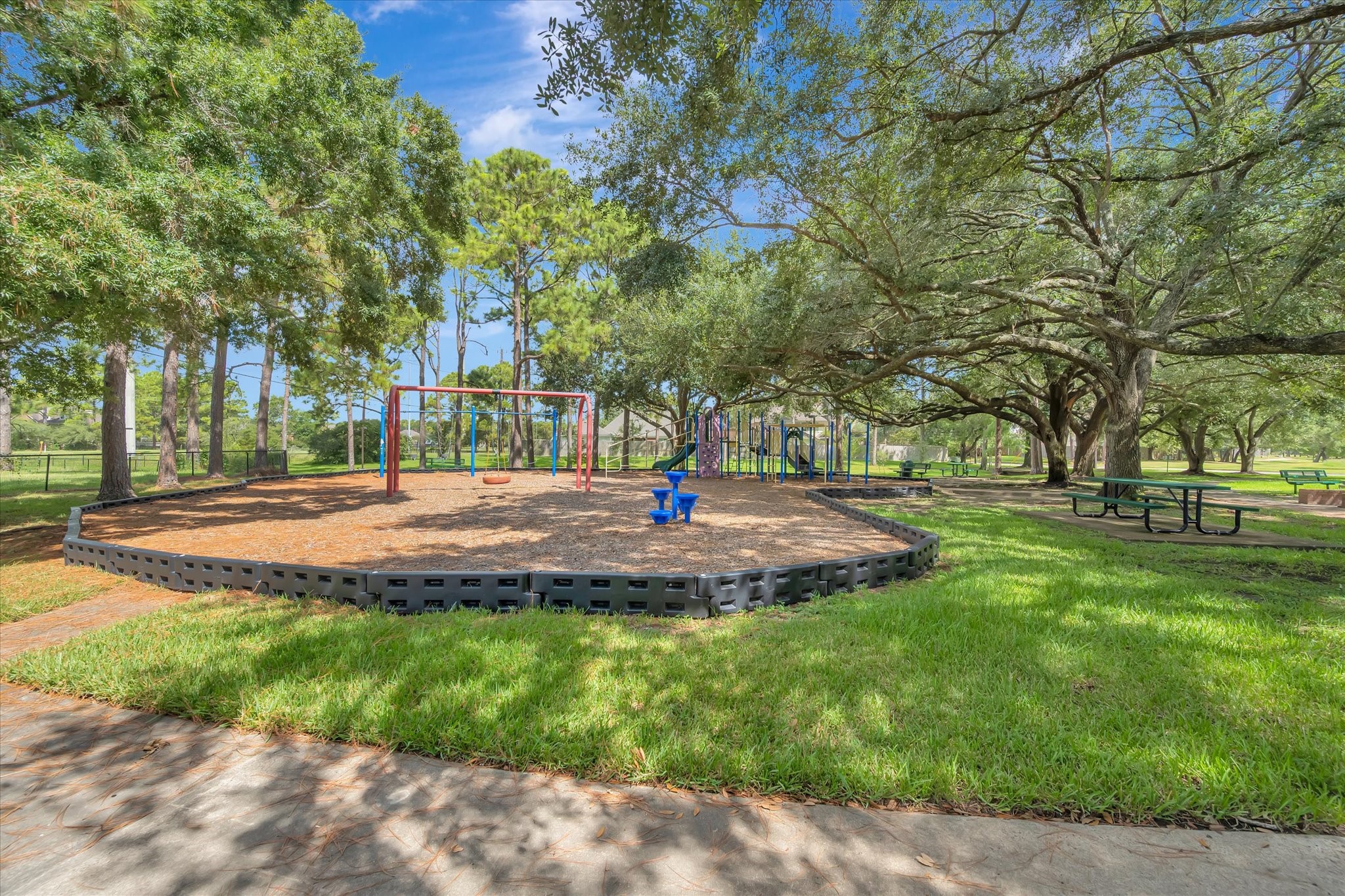 16531 Town Lake Court Property Photo 35