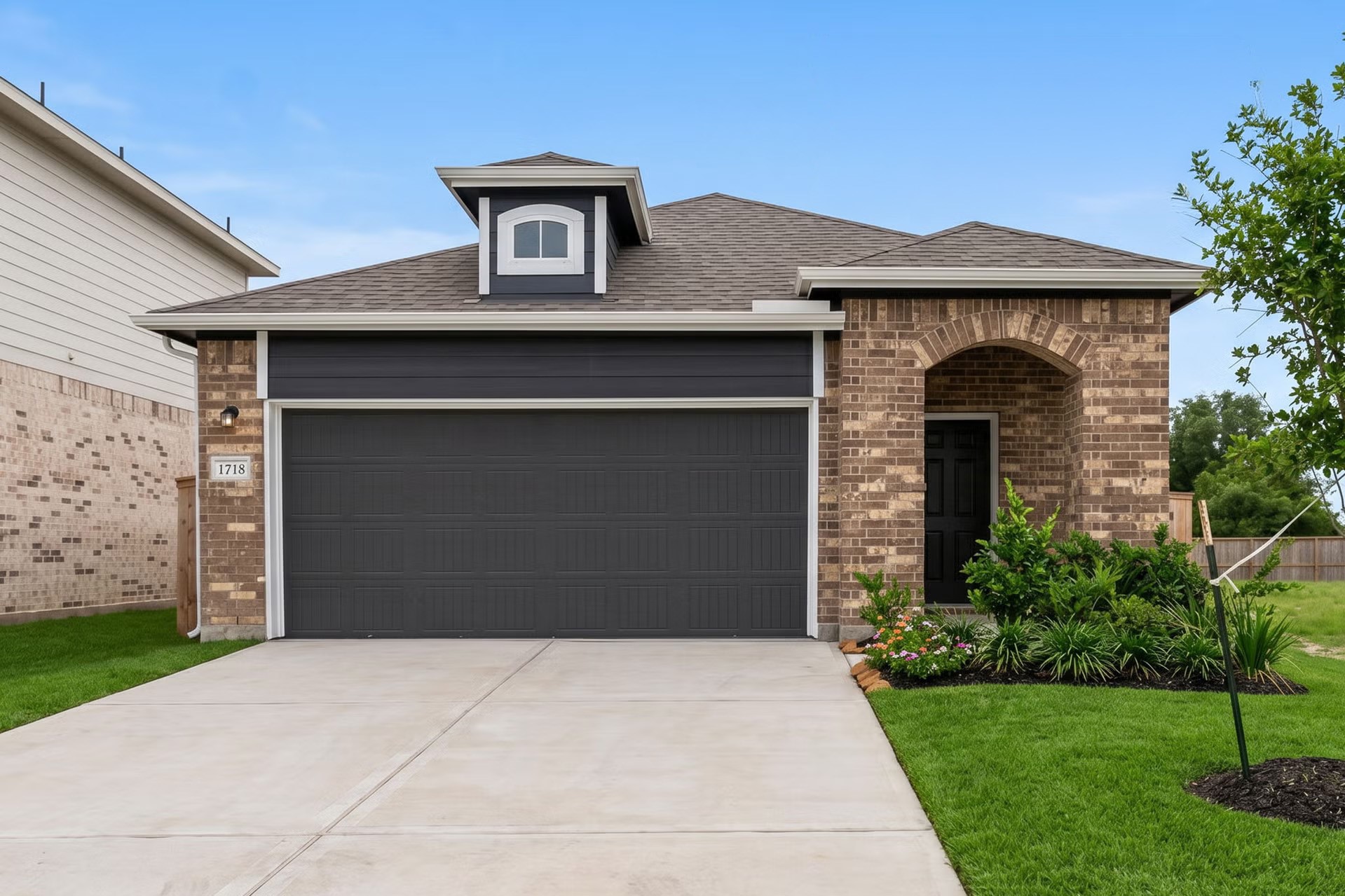 1718 Windrose Bend Property Photo 1