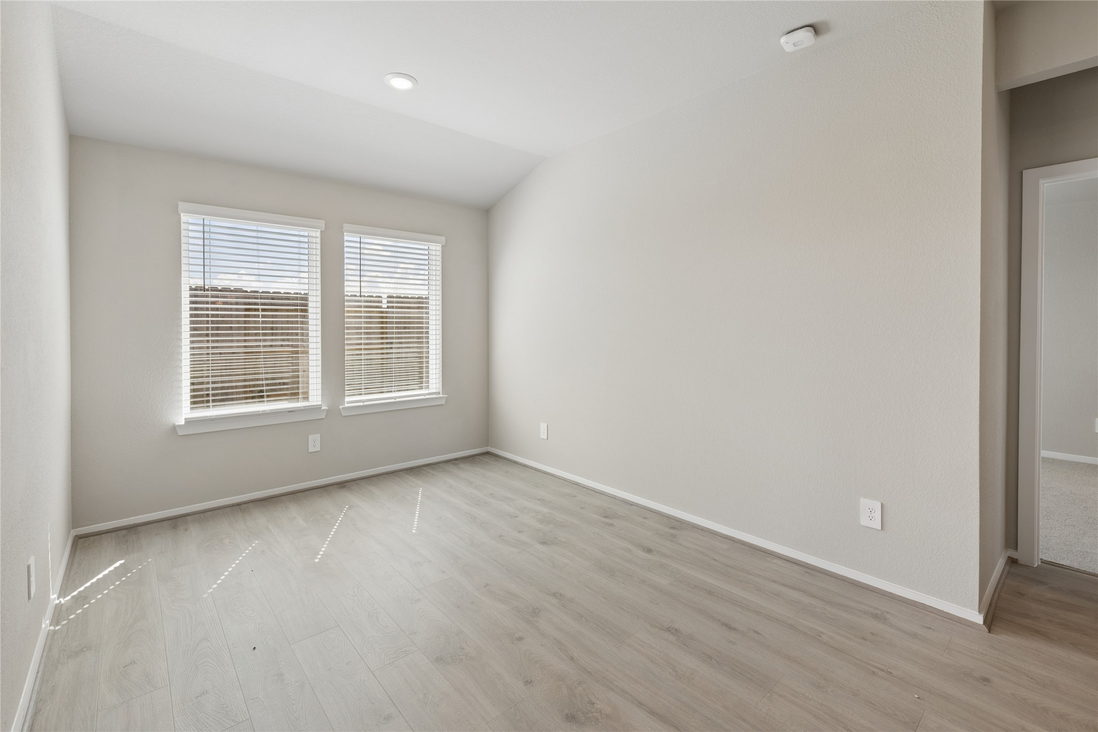 8206 Blackwell Cove Drive Property Photo 16