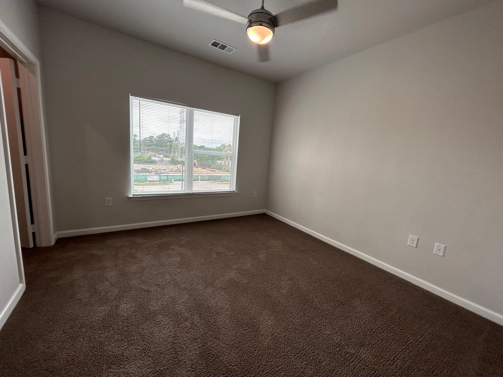 2136 W 34th St 1212 Property Photo 9