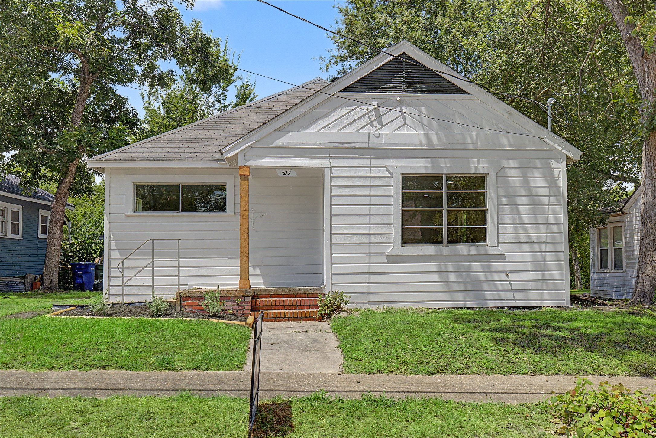 632 University Avenue Property Photo 1